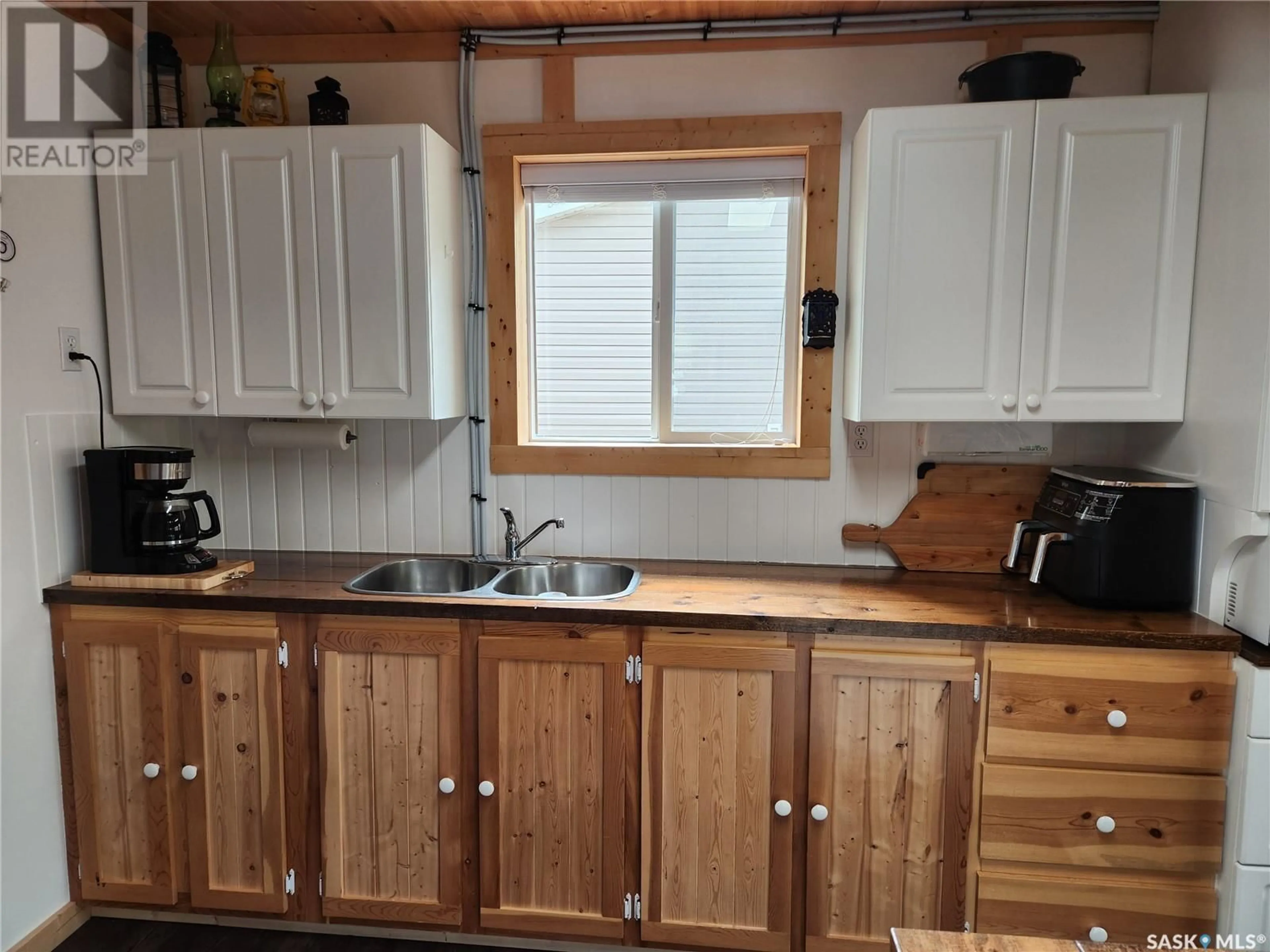 Standard kitchen, wood/laminate floor for 523 BEAR ROAD, Bjorkdale Rm No. 426 Saskatchewan S0E0E0