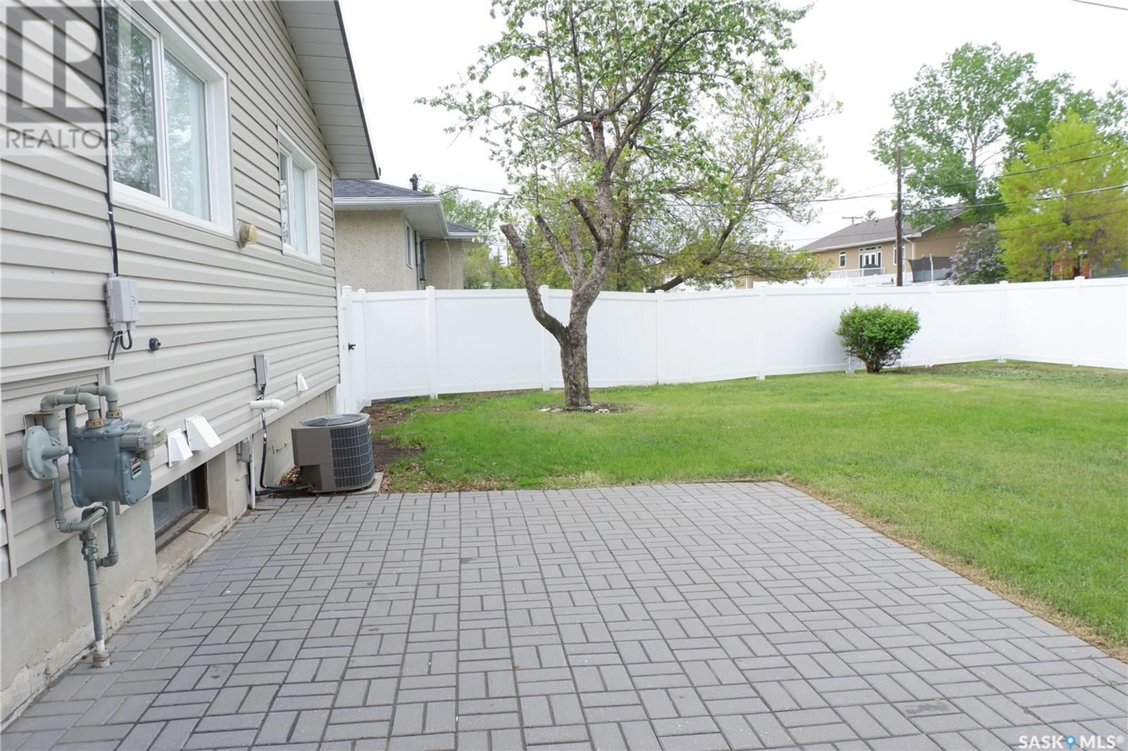 Patio, street for 116 EMPIRE PLACE, Assiniboia Saskatchewan S0H0B0