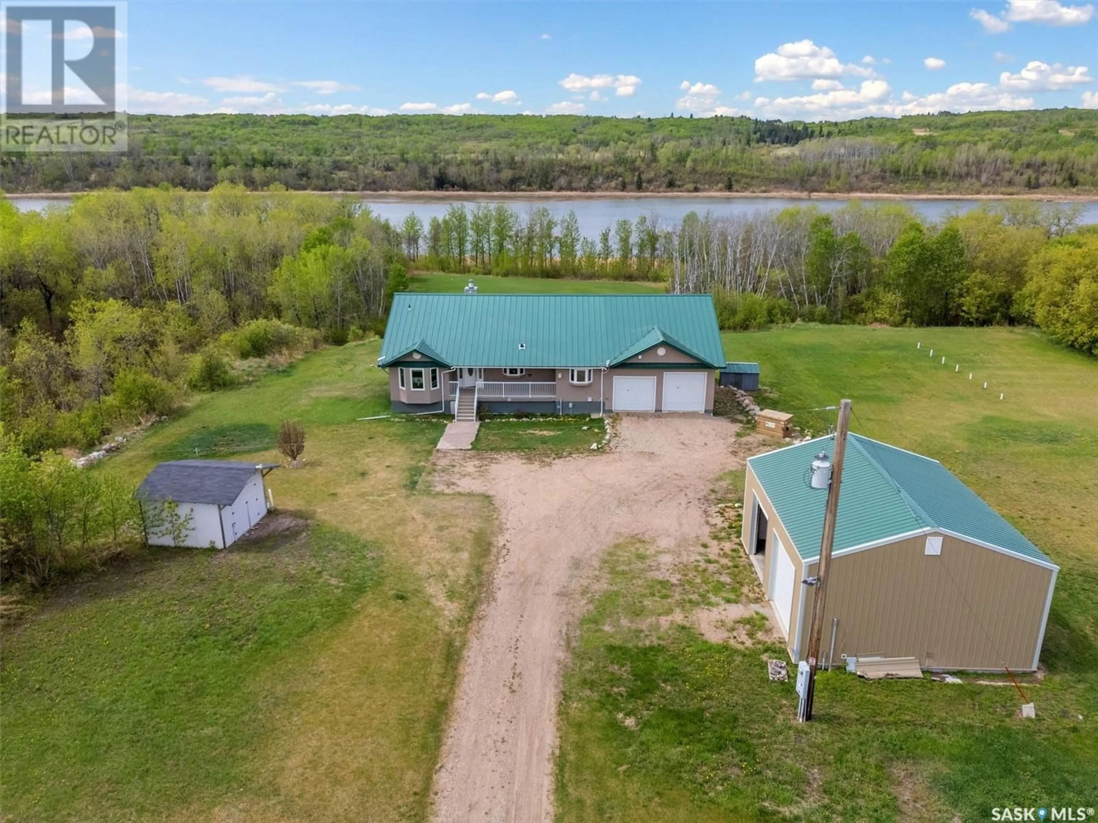 A pic from outside/outdoor area/front of a property/back of a property/a pic from drone, water/lake/river/ocean view for SOUTH SASKATCHEWAN RIVER ACREAGE, St. Louis RM No. 431 Saskatchewan S0K4P0