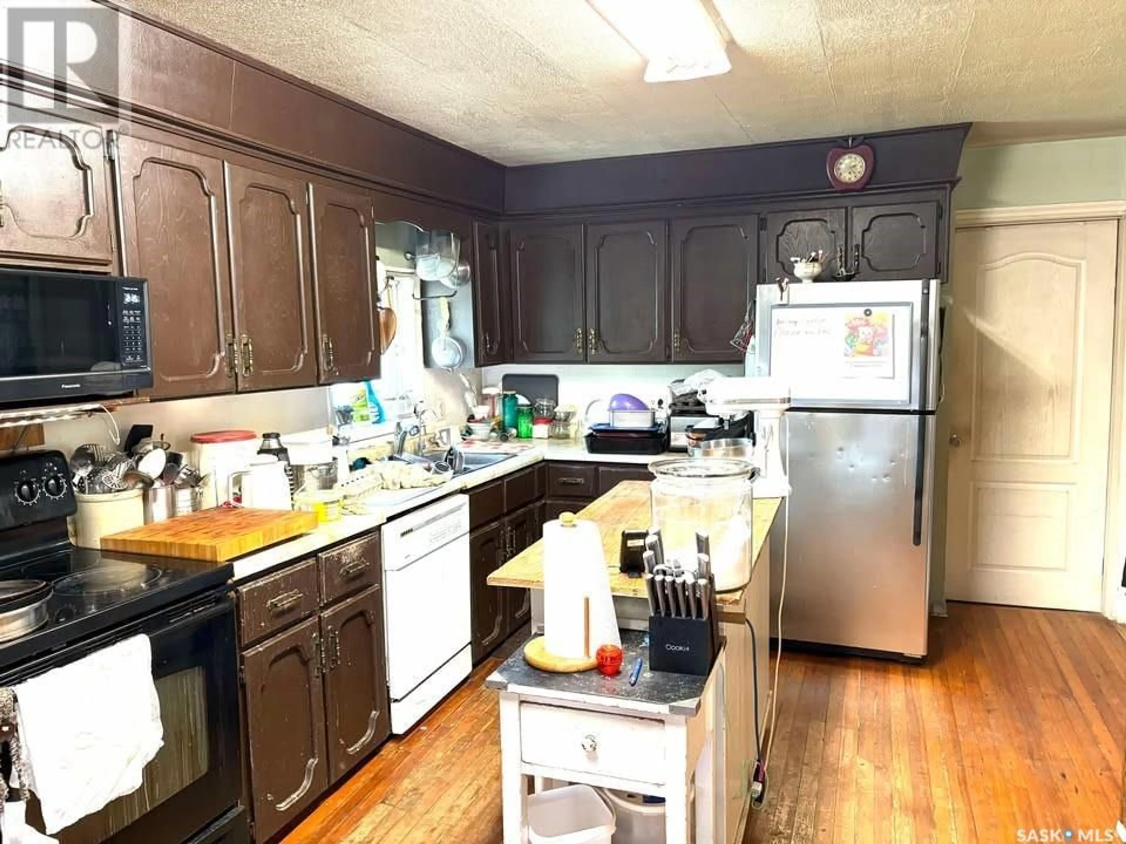 Standard kitchen, wood/laminate floor for Acreage - LUTHERN RD, Corman Park Rm No. 344 Saskatchewan S0K2L0