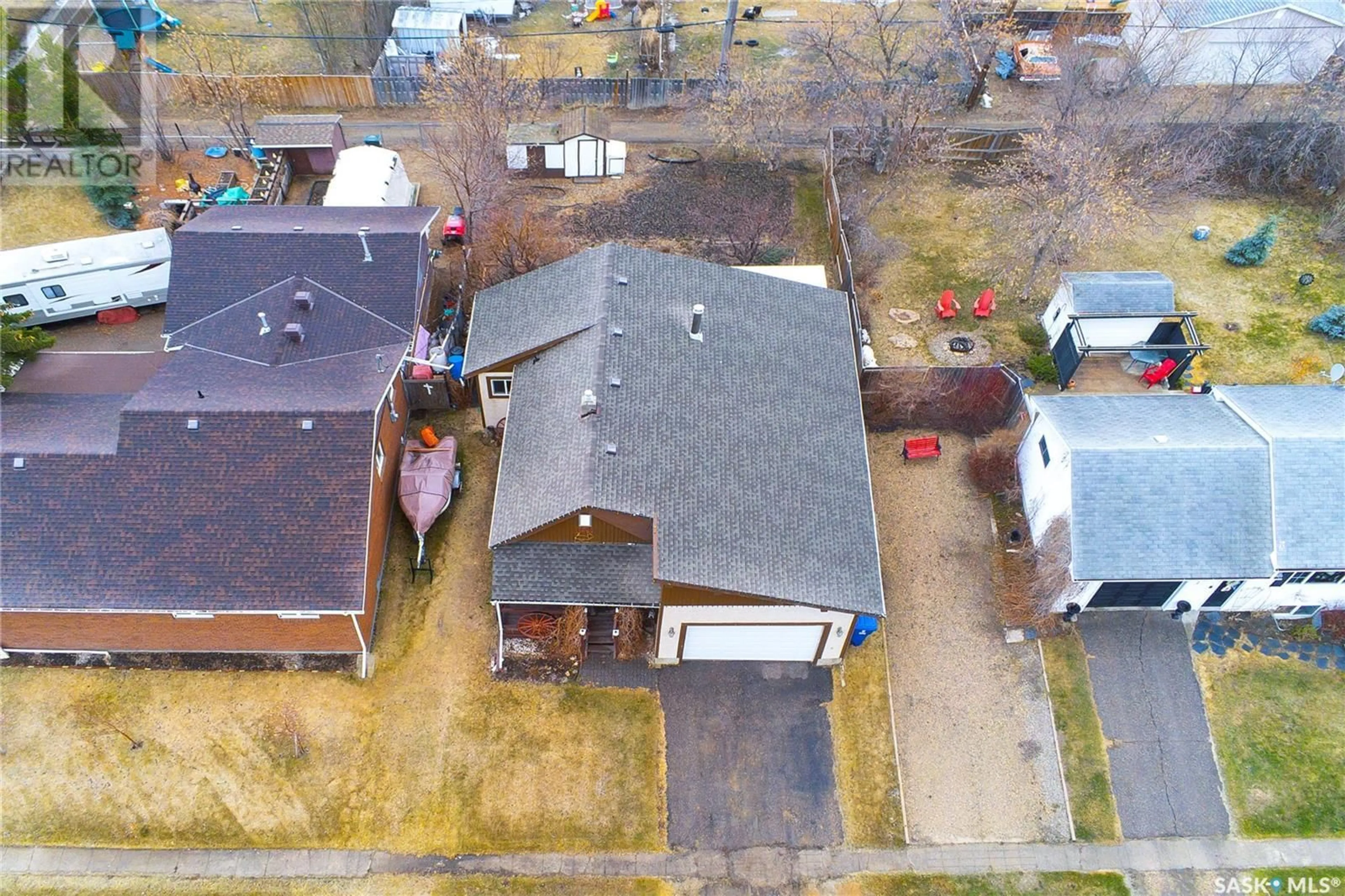 A pic from outside/outdoor area/front of a property/back of a property/a pic from drone, street for 204 5TH AVENUE, Aberdeen Saskatchewan S0K0A0