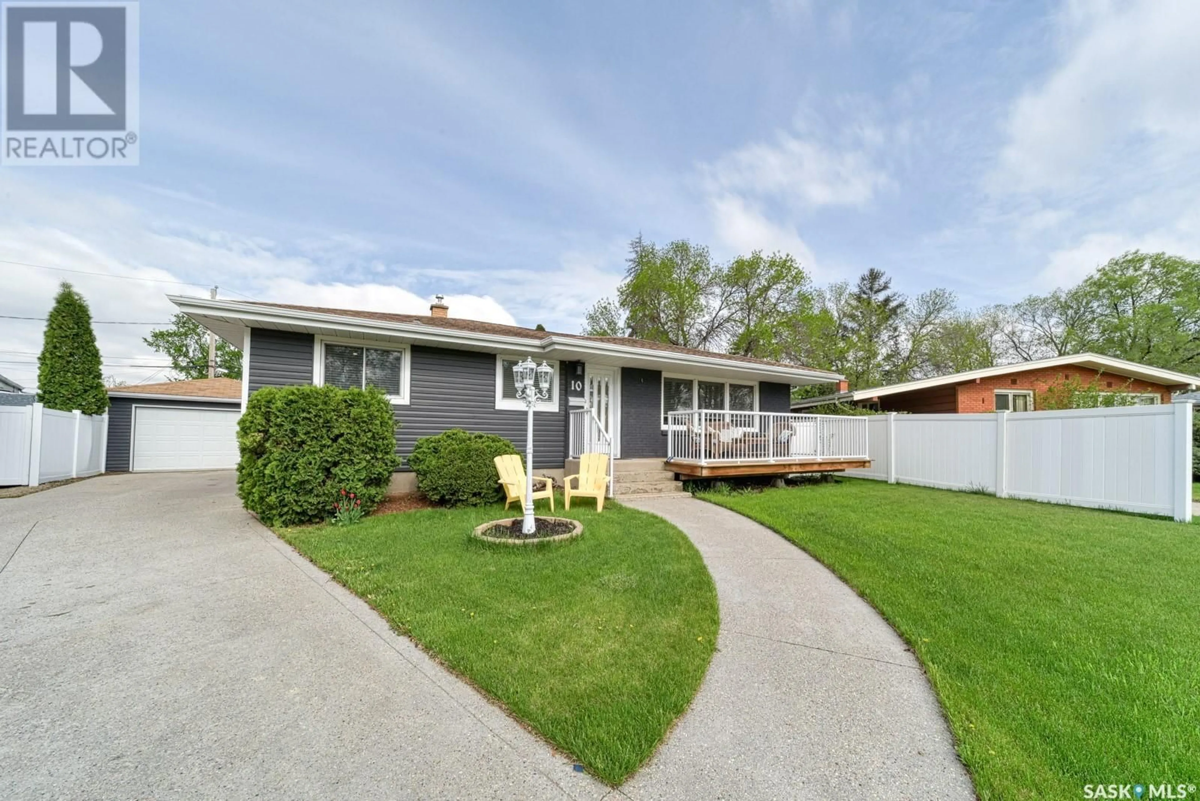 Home with vinyl exterior material, street for 10 BECKETT PLACE, Regina Saskatchewan S4T5X1