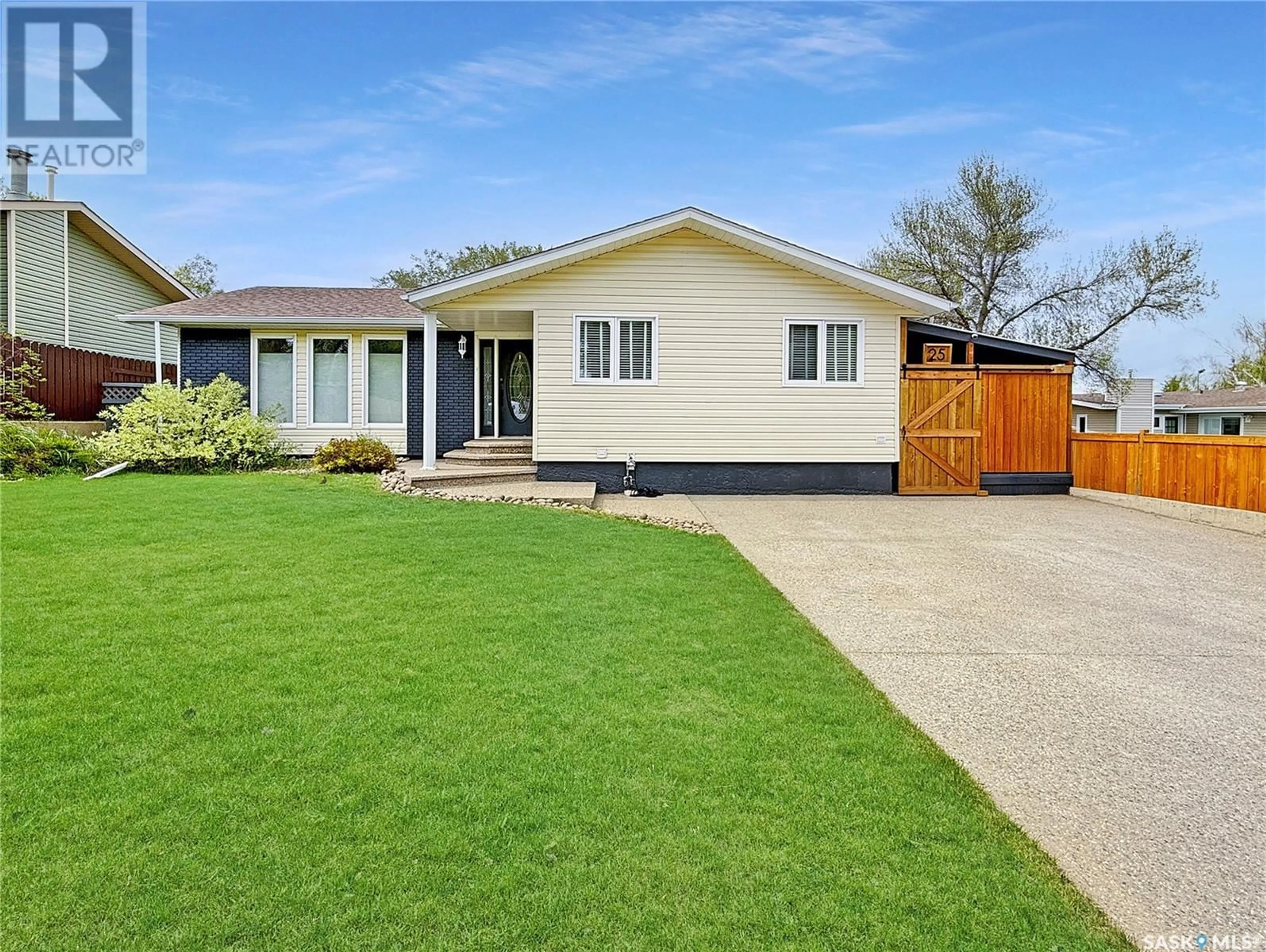 Home with vinyl exterior material, street for 25 BURKE CRESCENT, Swift Current Saskatchewan S9H4E4