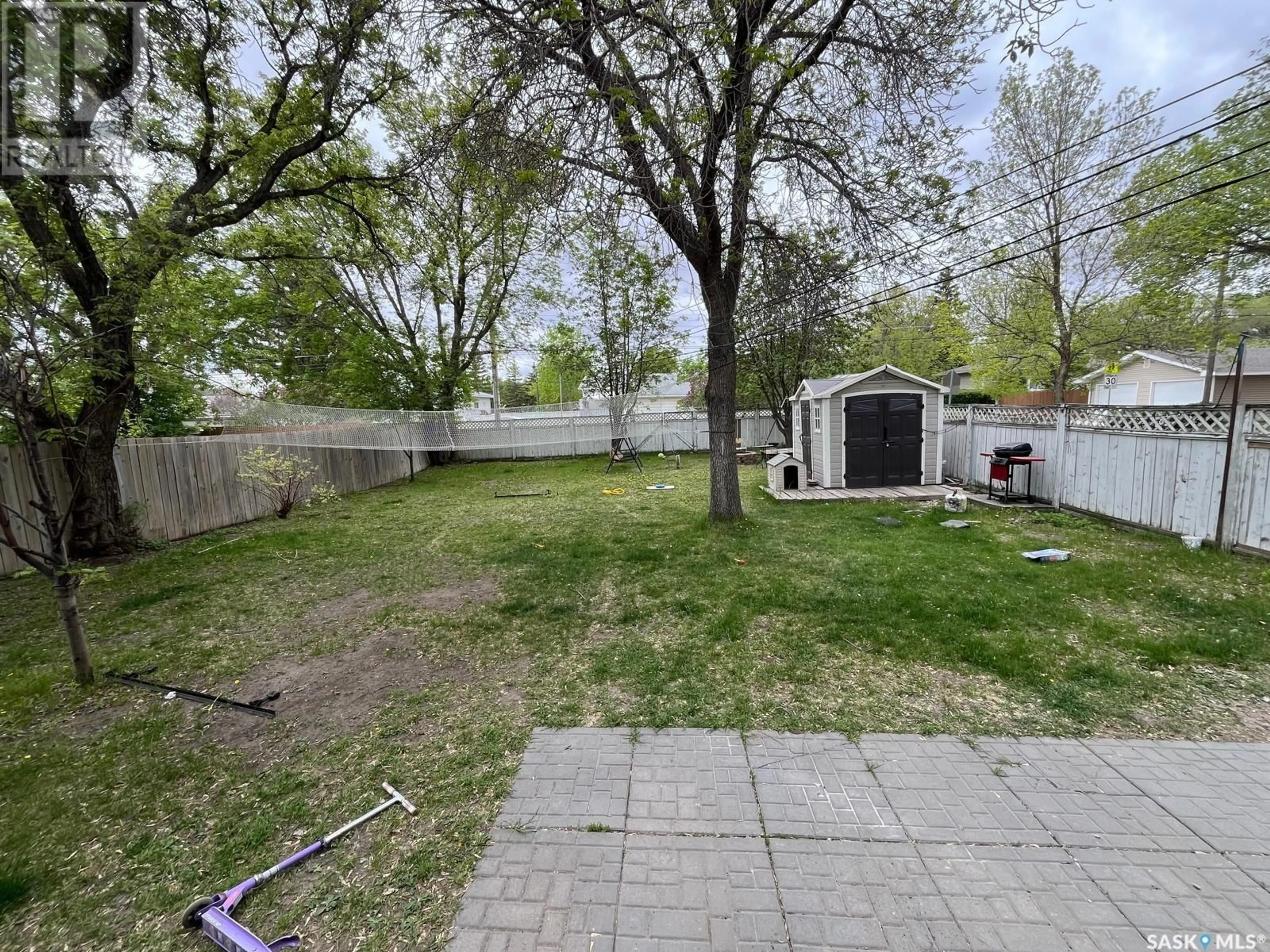 A pic from outside/outdoor area/front of a property/back of a property/a pic from drone, unknown for 237 WITNEY AVENUE, Saskatoon Saskatchewan S7L3M2