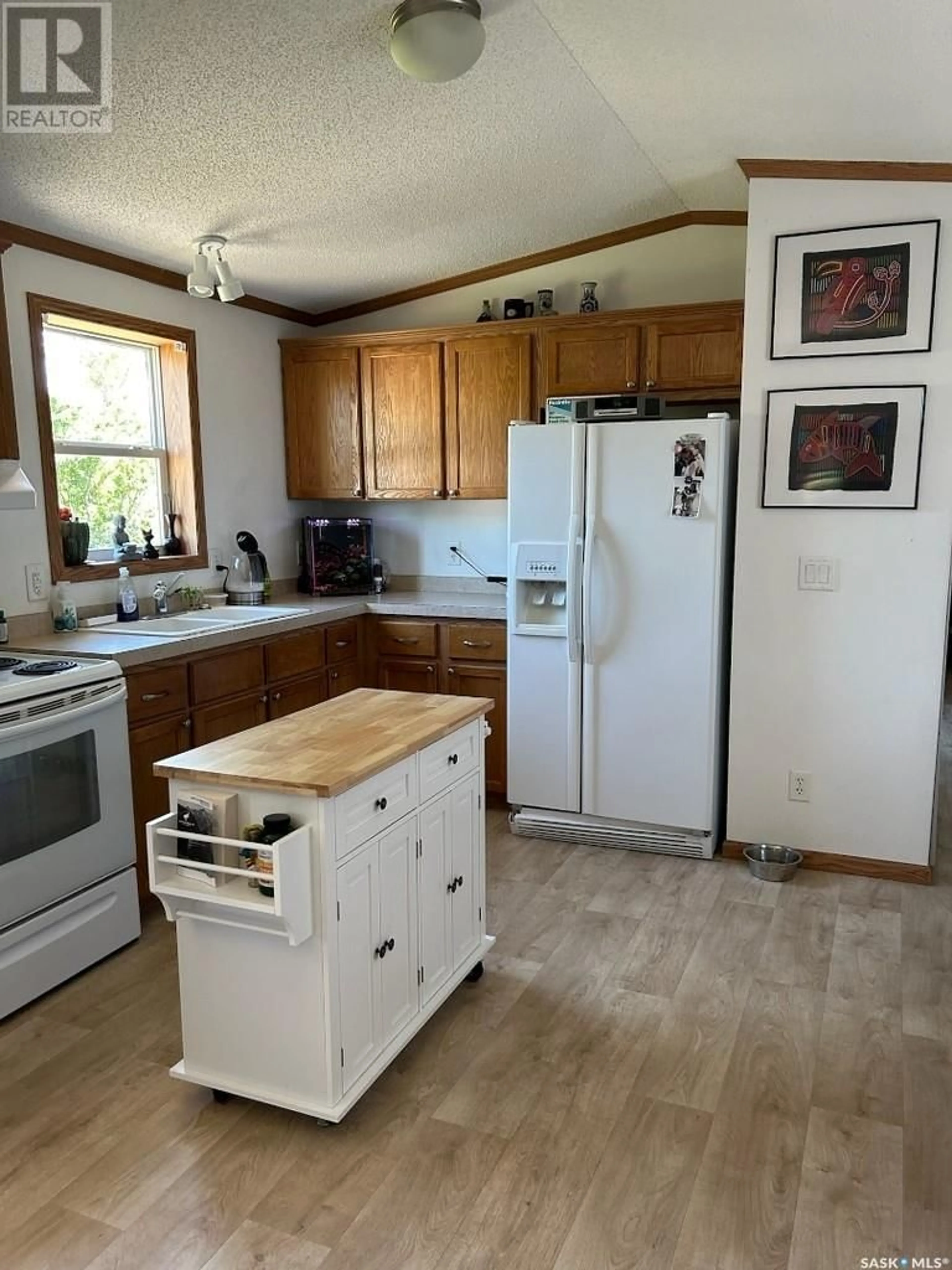 Standard kitchen, unknown for 127 4TH STREET, Alameda Saskatchewan S0C0A0