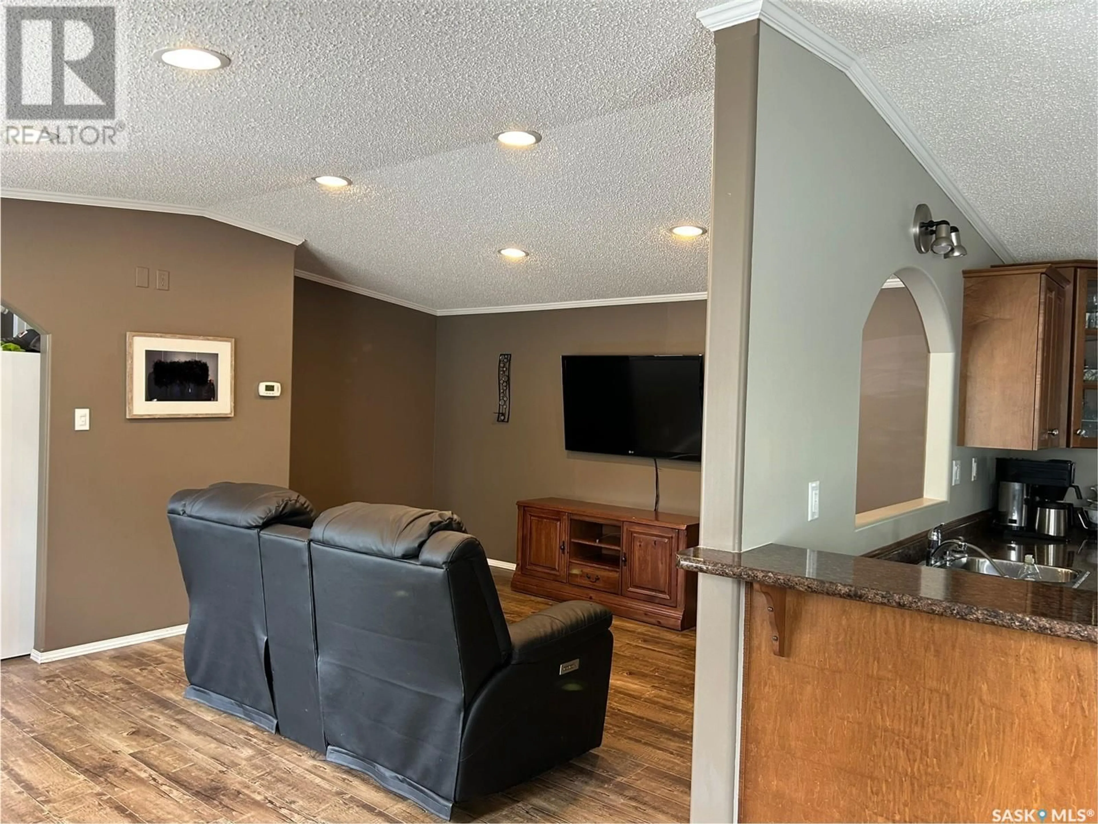 Unknown for 607 BEHARREL STREET, Oxbow Saskatchewan S0C2B0