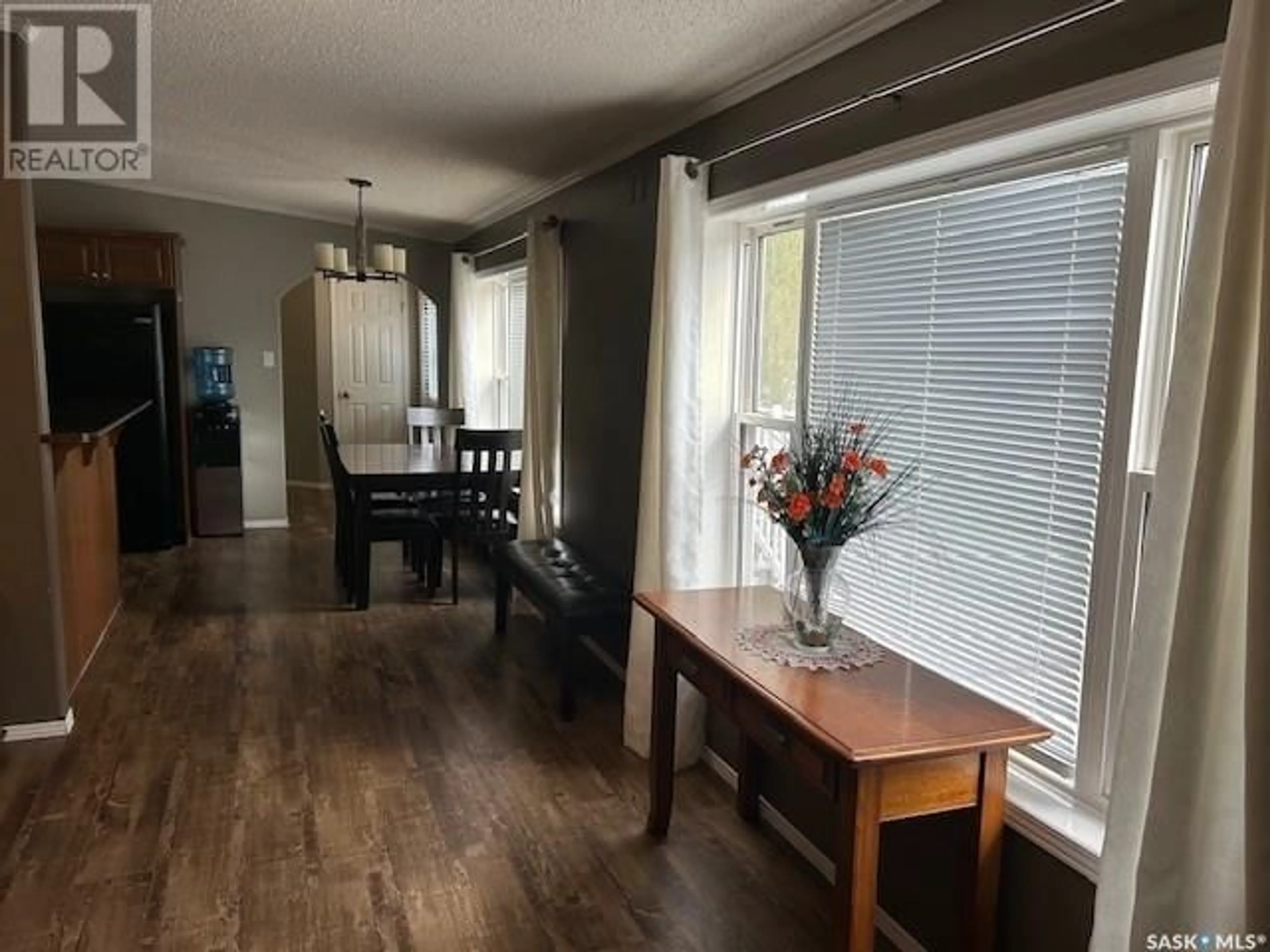 A pic of a room for 607 BEHARREL STREET, Oxbow Saskatchewan S0C2B0