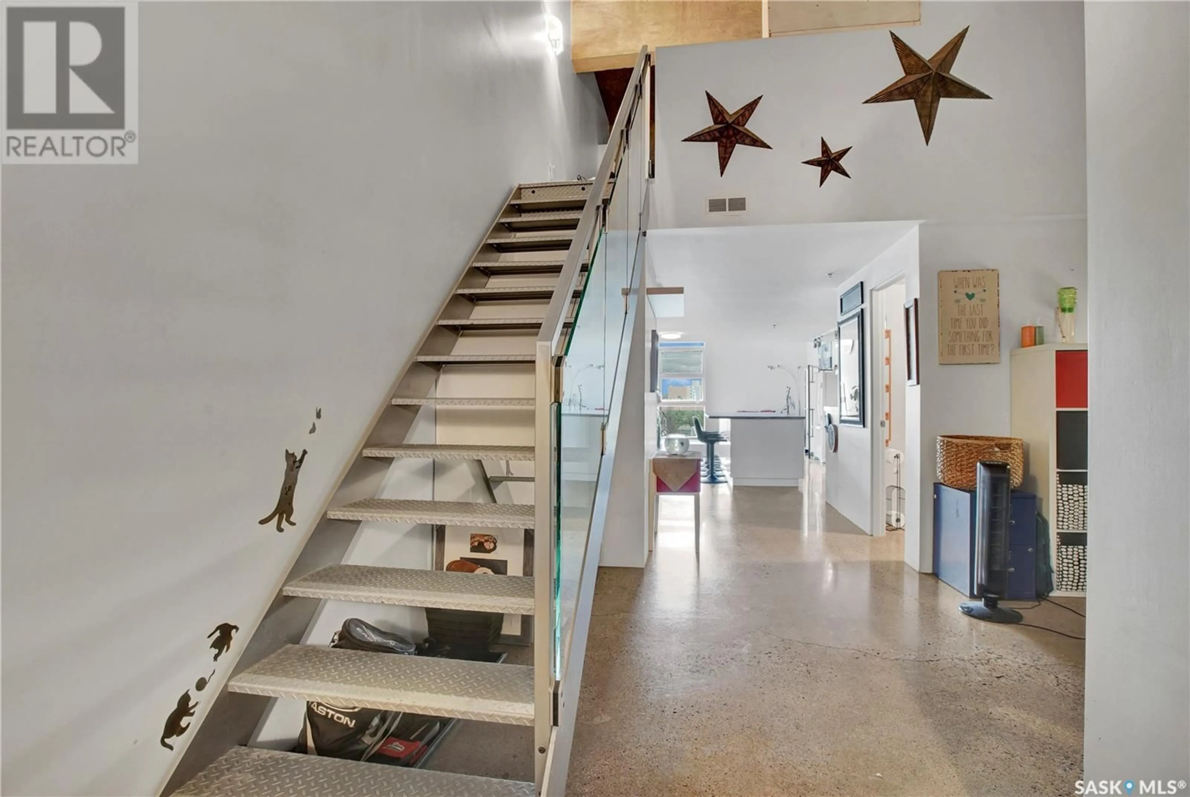 Indoor foyer for E - 408 120 23RD STREET, Saskatoon Saskatchewan S7K0K8