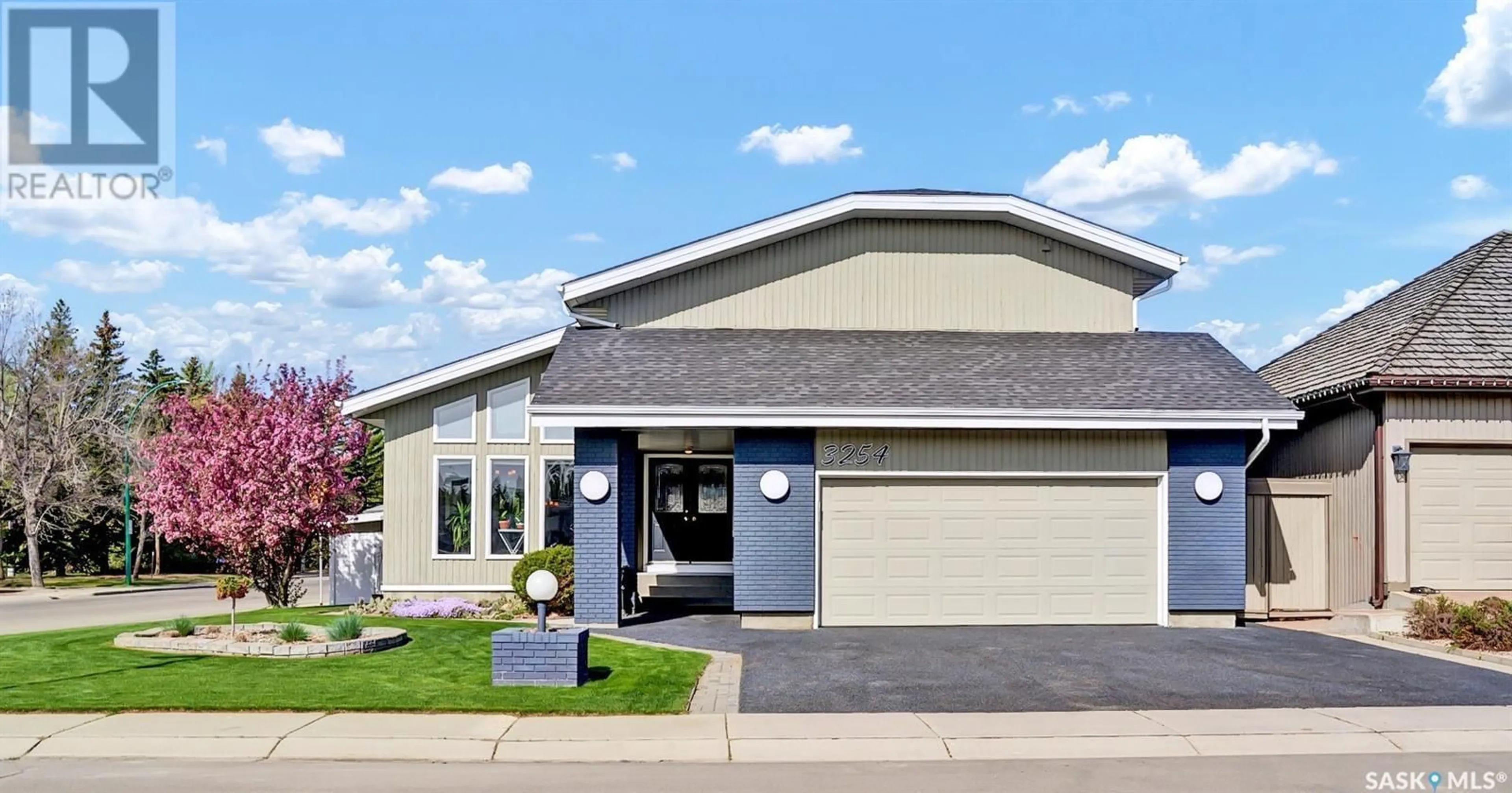 Home with vinyl exterior material, street for 3254 CALDER TERRACE, Saskatoon Saskatchewan S7J4W9