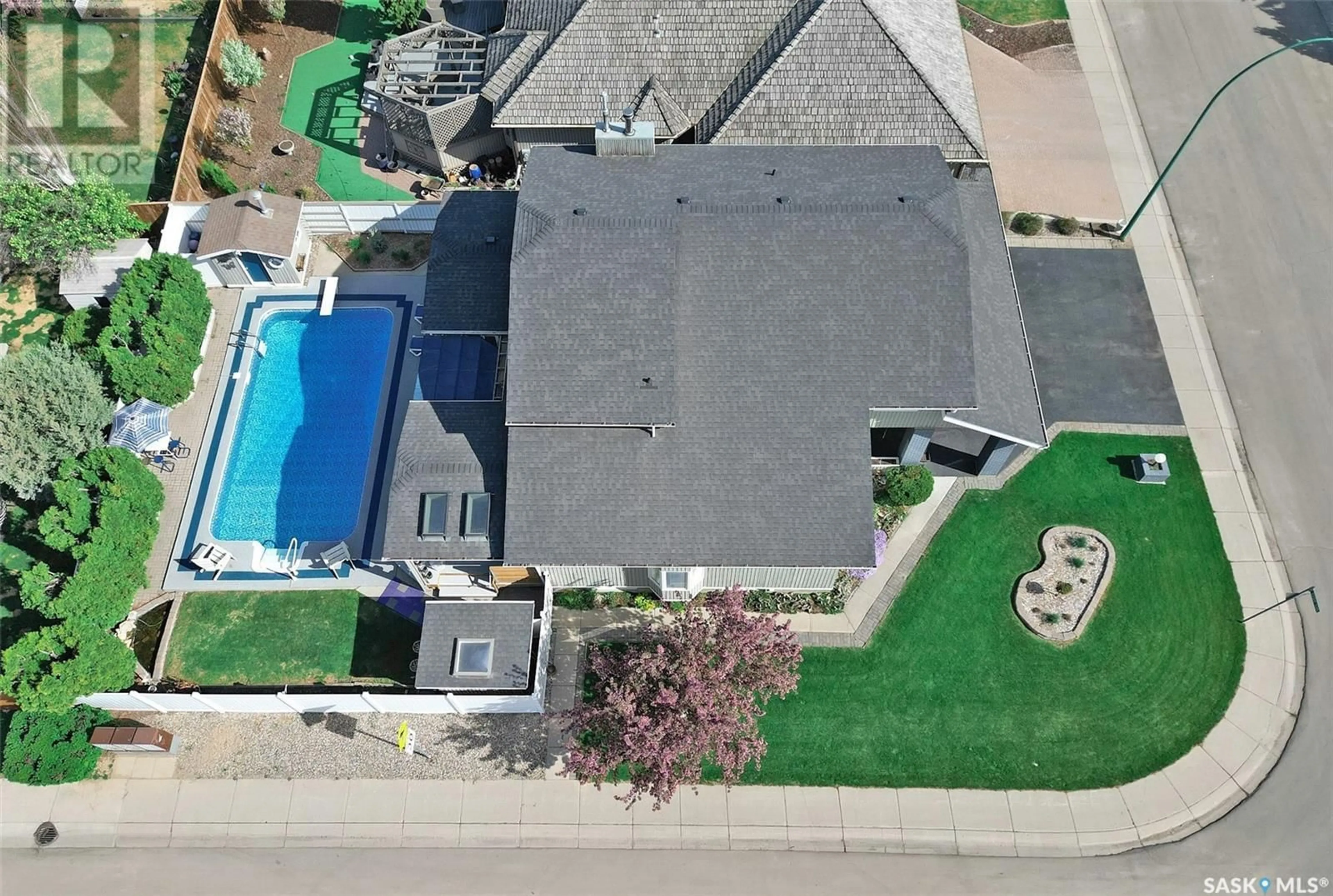 A pic from outside/outdoor area/front of a property/back of a property/a pic from drone, unknown for 3254 CALDER TERRACE, Saskatoon Saskatchewan S7J4W9