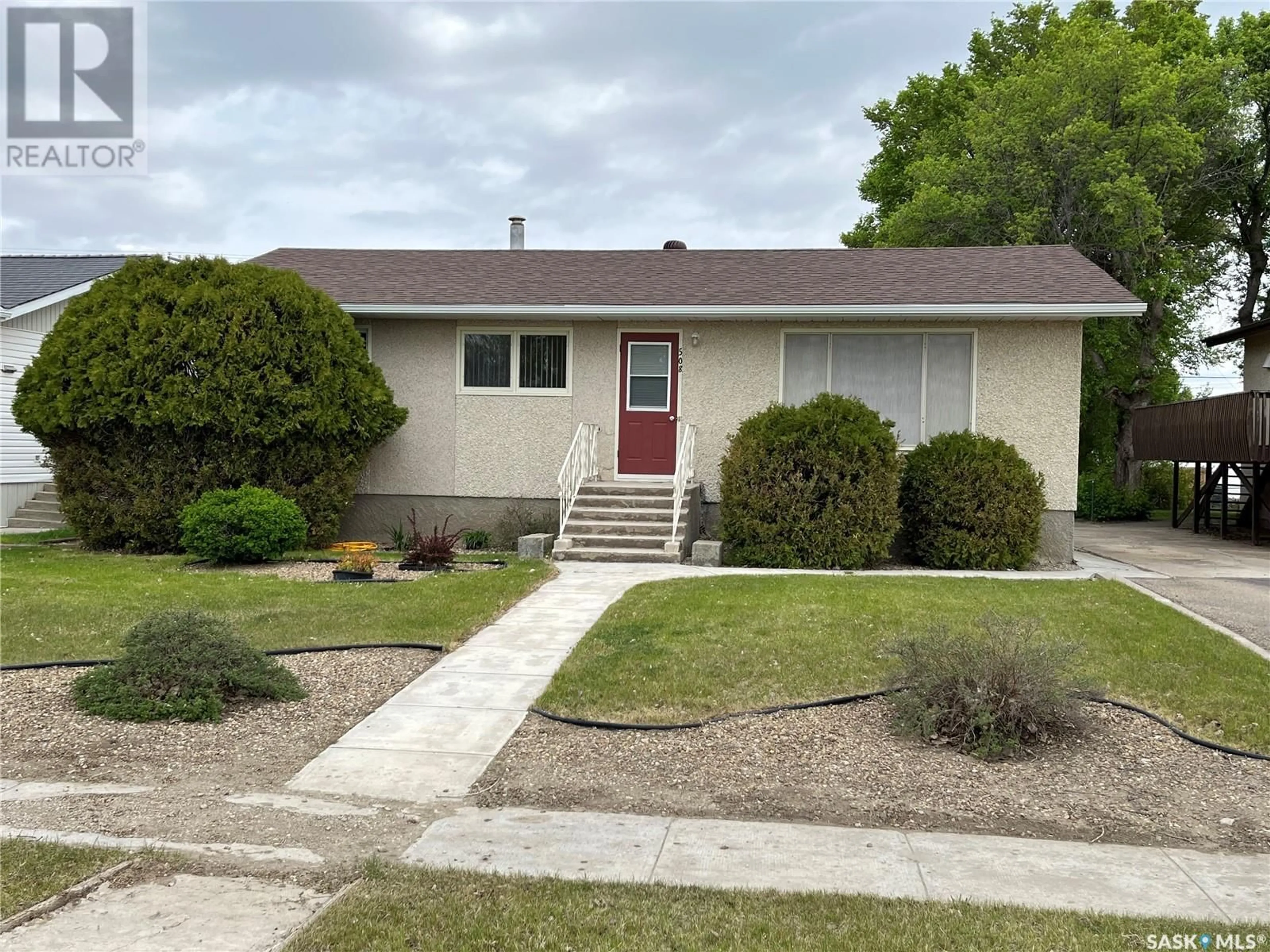 Home with vinyl exterior material, street for 508 CLAUSTRE AVENUE, Maple Creek Saskatchewan S0N1N0