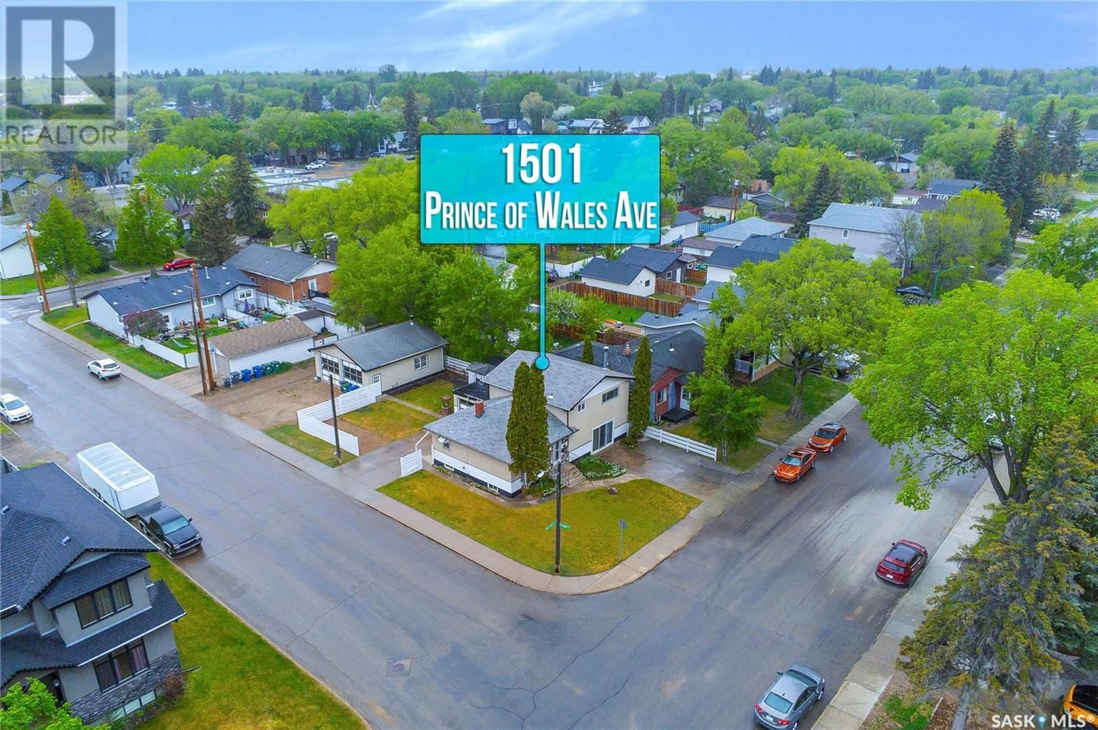 A pic from outside/outdoor area/front of a property/back of a property/a pic from drone, street for 1501 PRINCE OF WALES AVENUE, Saskatoon Saskatchewan S7K3E1