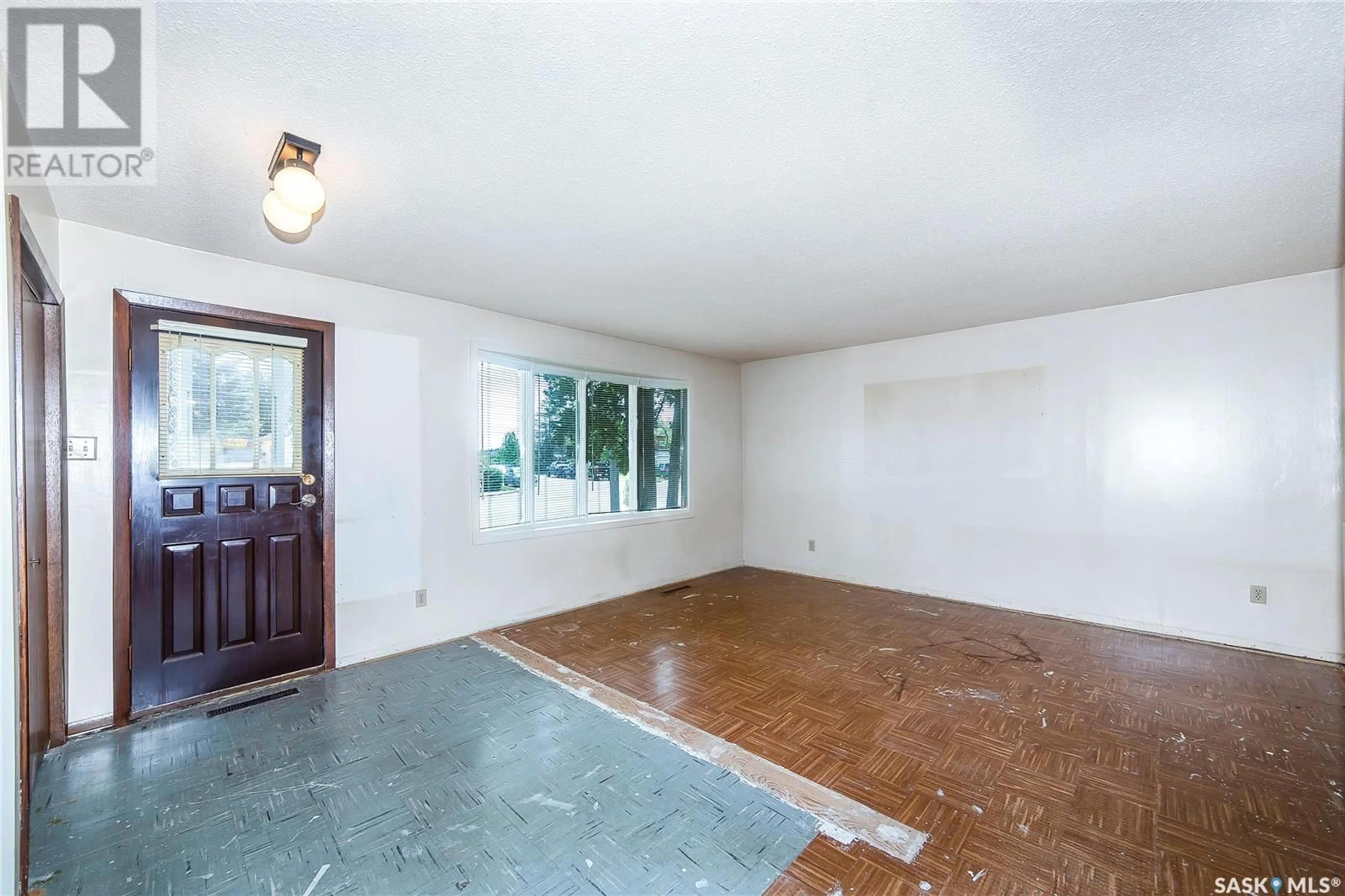 A pic of a room for 1501 PRINCE OF WALES AVENUE, Saskatoon Saskatchewan S7K3E1
