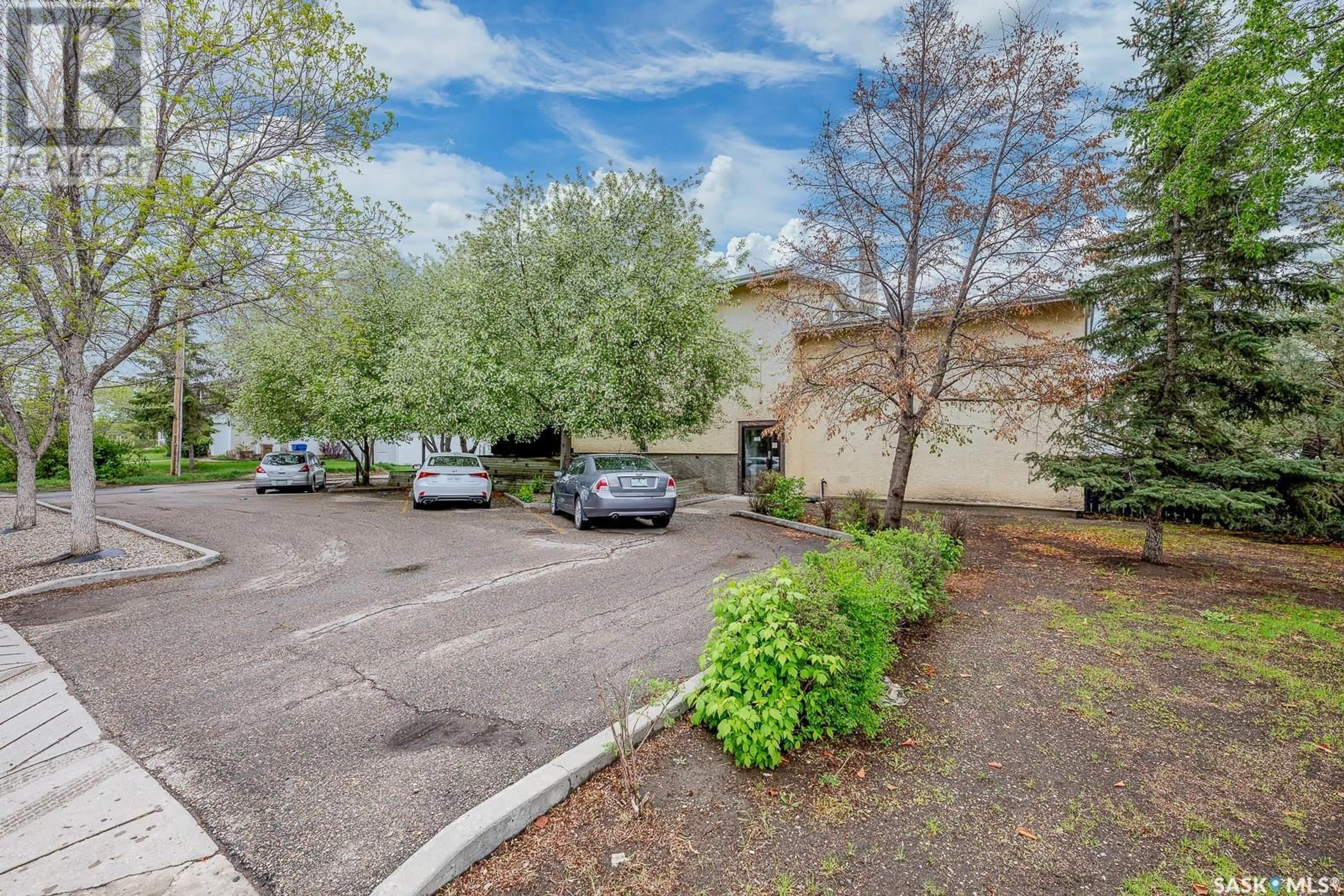 Unknown for 4220 CASTLE ROAD, Regina Saskatchewan S4S4W1