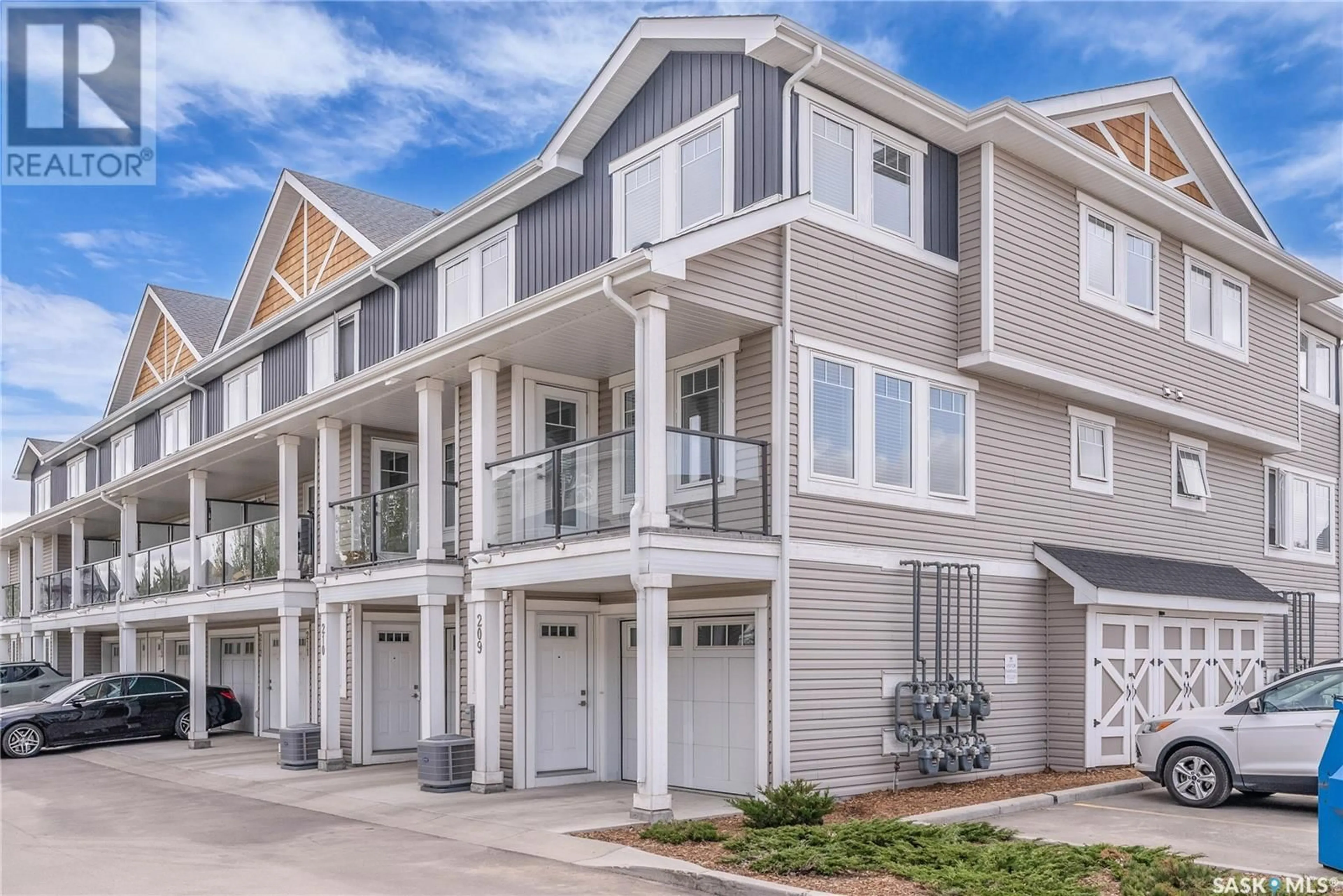Home with vinyl exterior material, street for 315 - 209 DICKSON CRESCENT, Saskatoon Saskatchewan S7T0T8