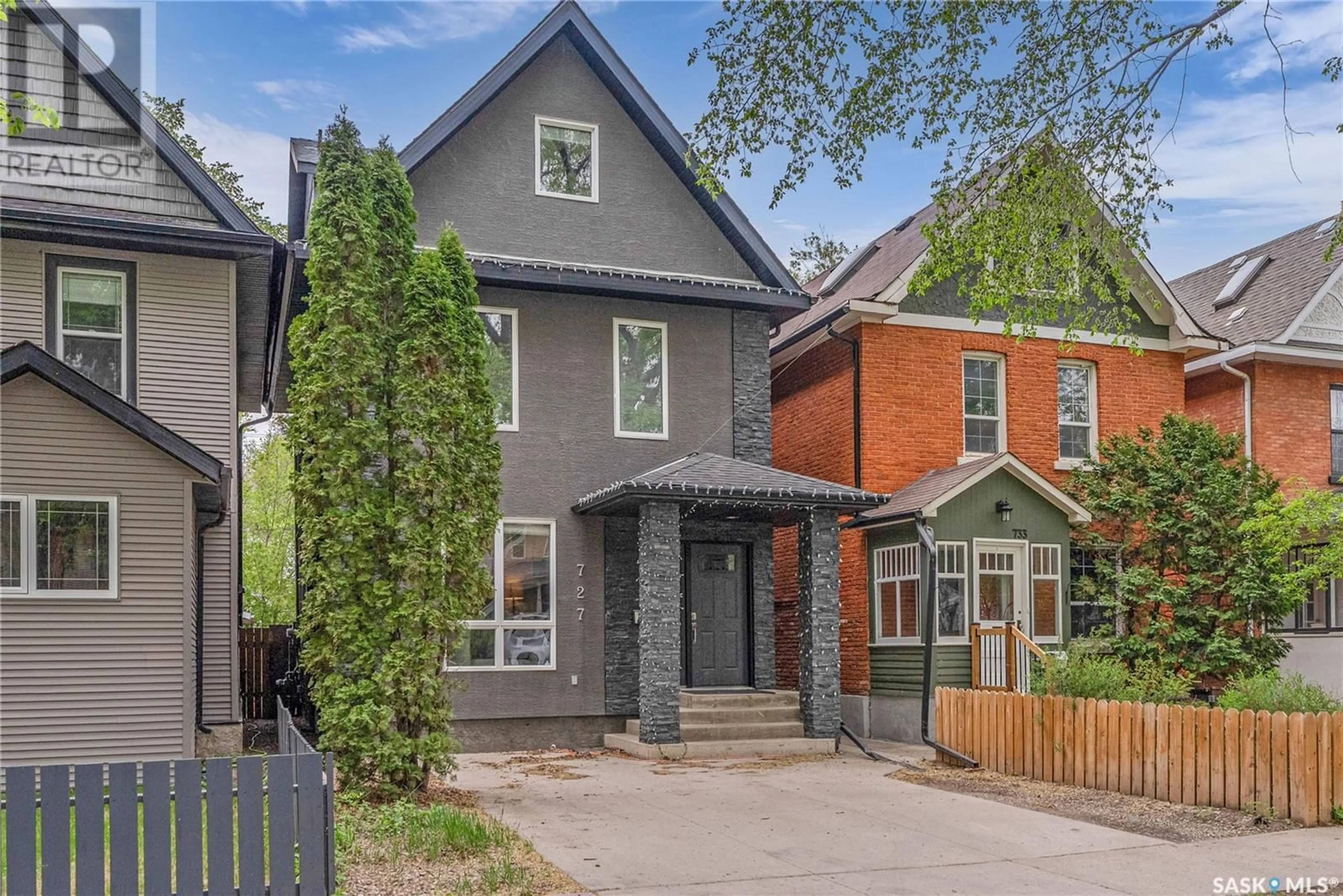 Home with brick exterior material, street for 727 6TH STREET, Saskatoon Saskatchewan S7K2S8