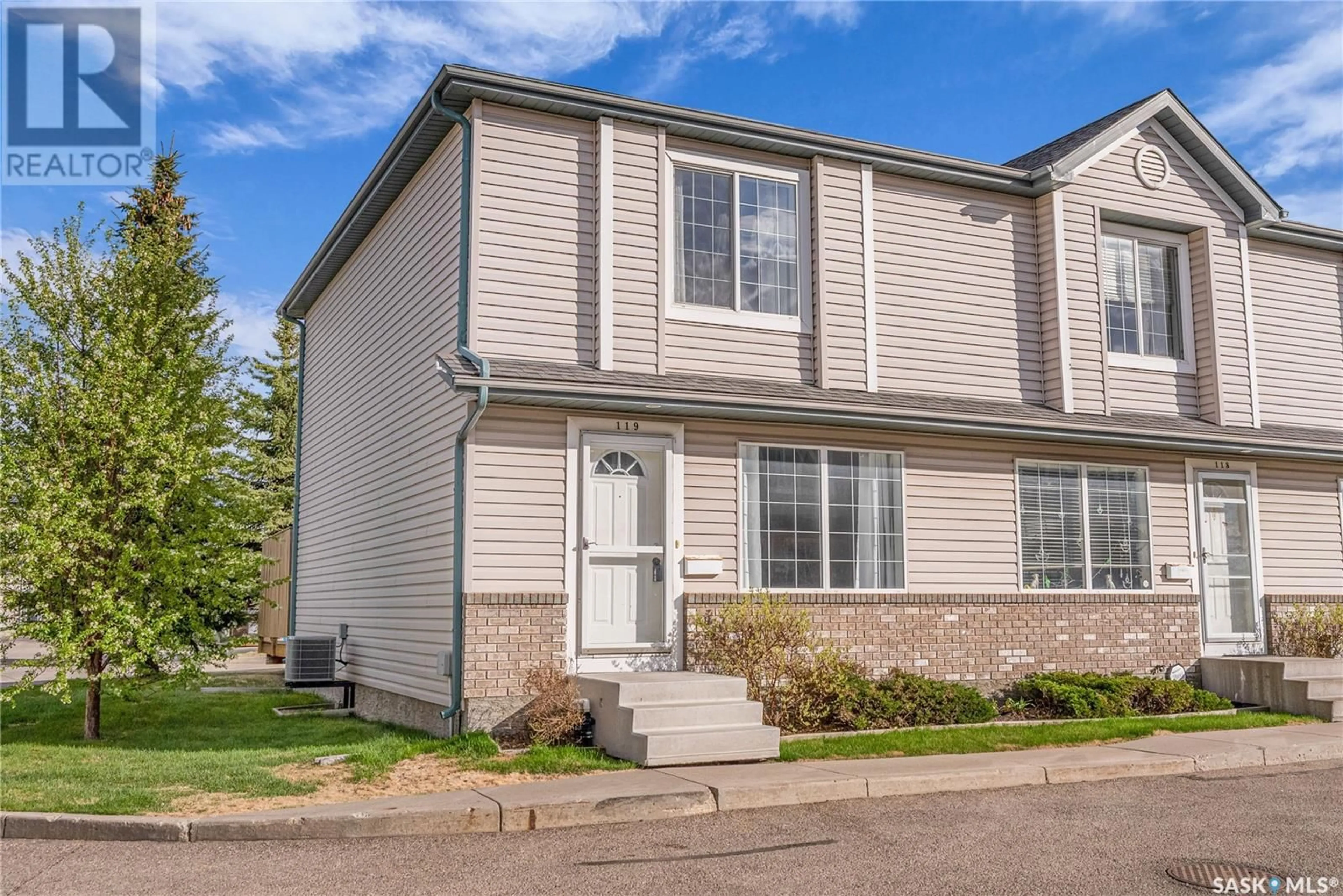Home with vinyl exterior material, street for 663 - 119 BECKETT CRESCENT, Saskatoon Saskatchewan S7N4W8
