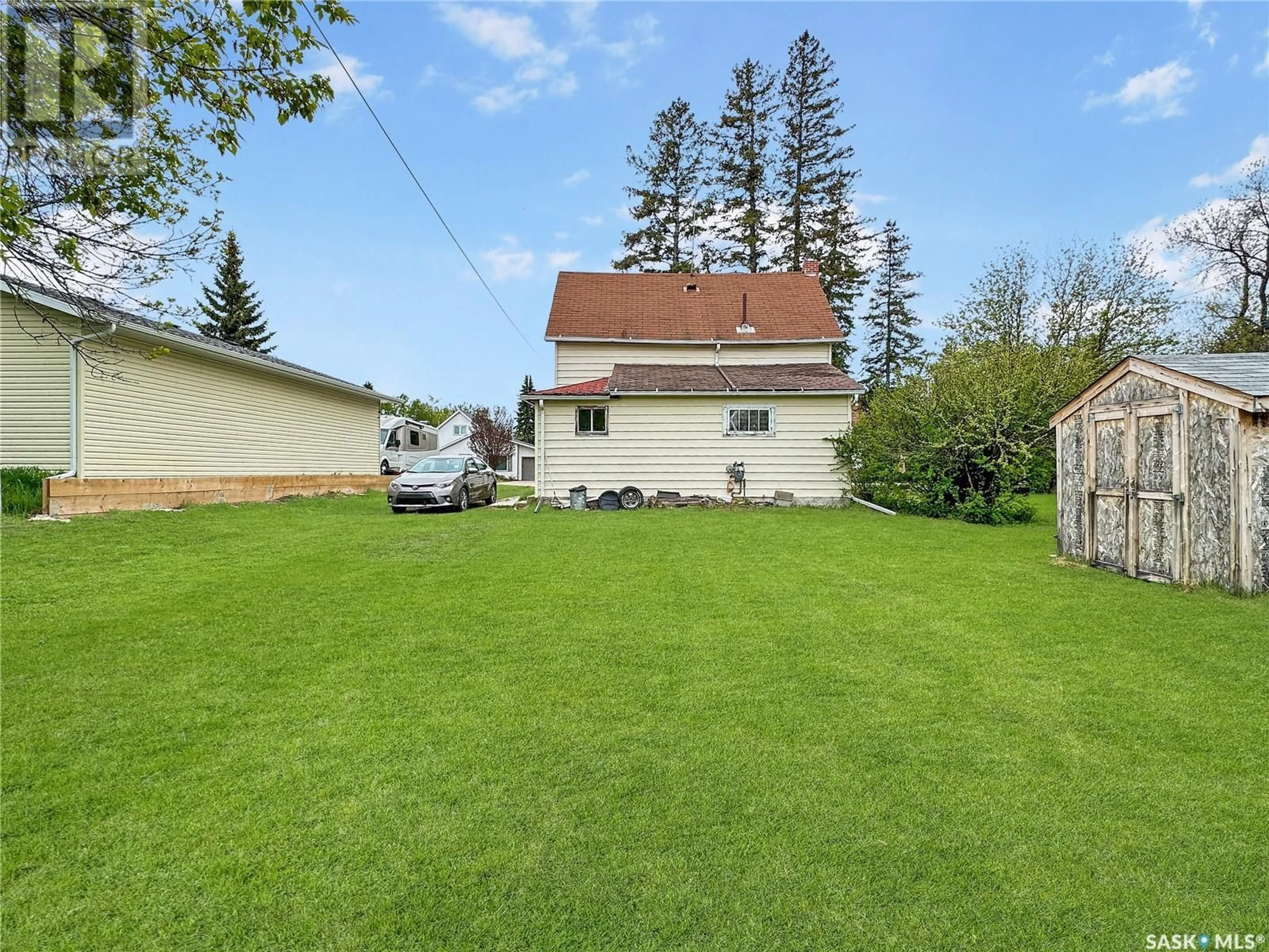 A pic from outside/outdoor area/front of a property/back of a property/a pic from drone, street for 815 BUXTON STREET, Indian Head Saskatchewan S0G2K0