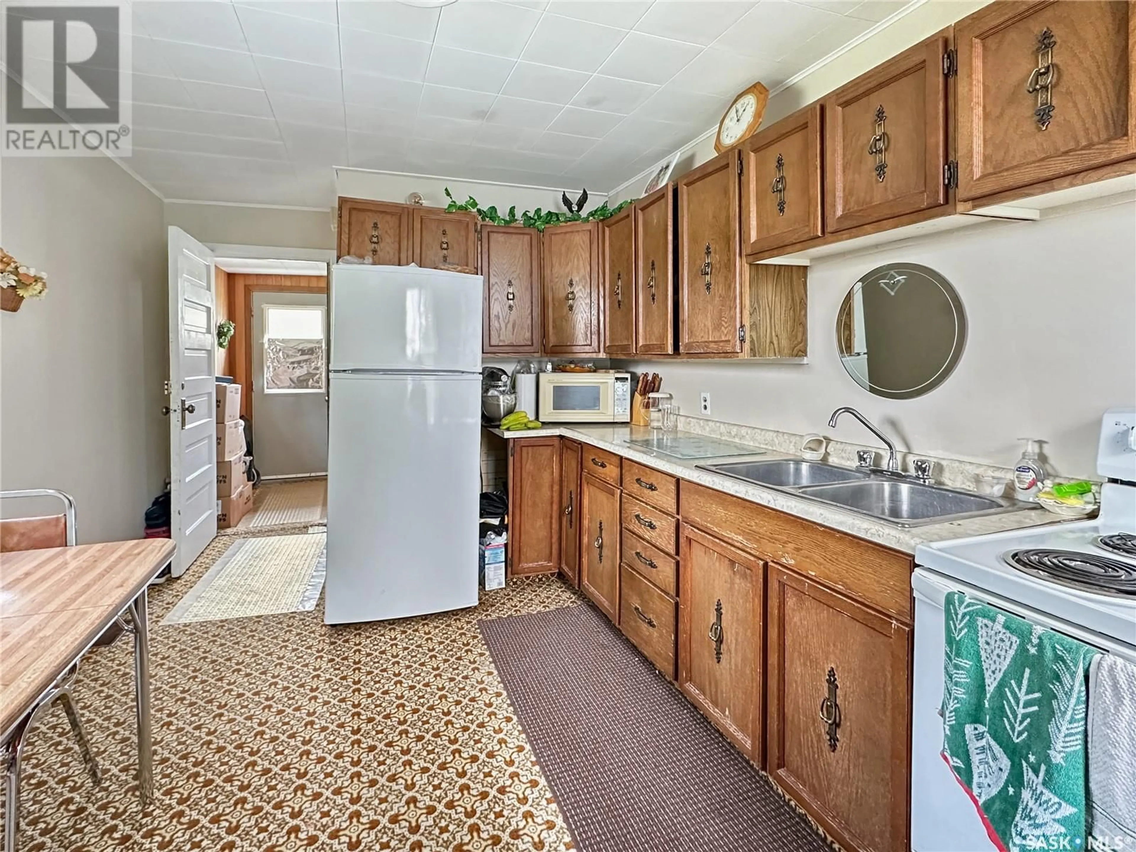 Standard kitchen, ceramic/tile floor for 815 BUXTON STREET, Indian Head Saskatchewan S0G2K0