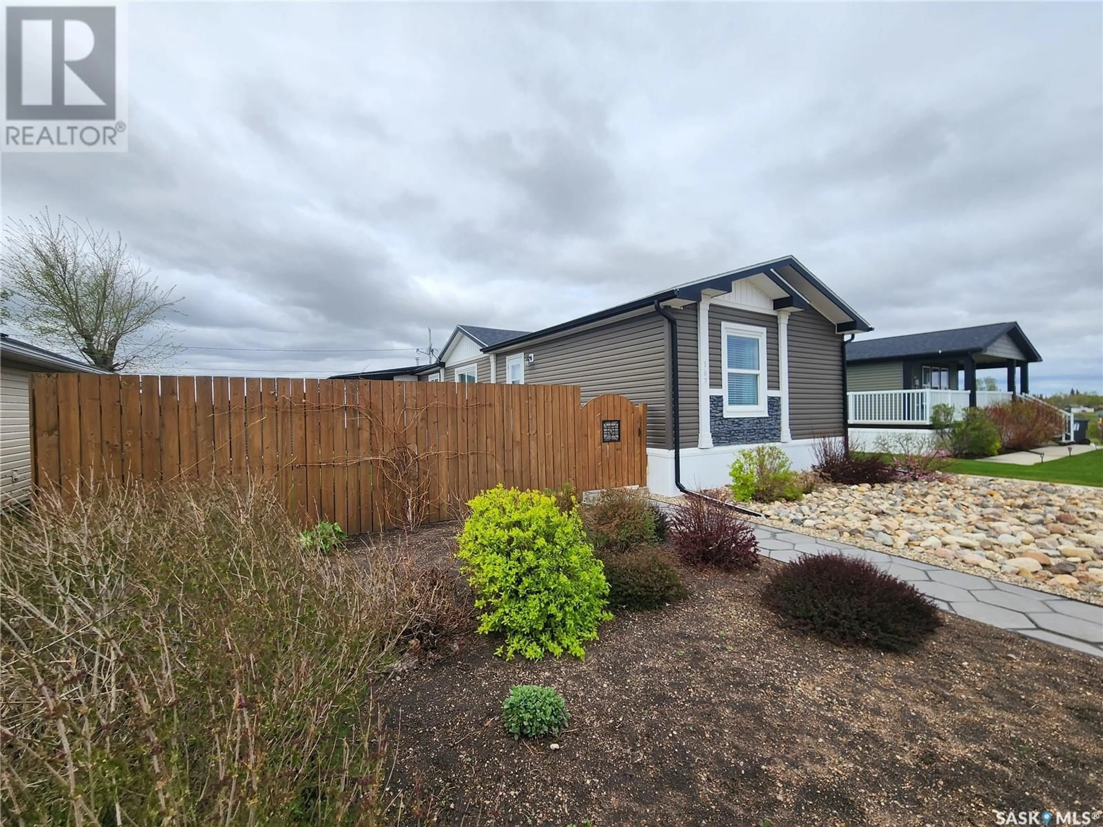 A pic from outside/outdoor area/front of a property/back of a property/a pic from drone, street for 167 WINNIPEG STREET, Melville Saskatchewan S0A2P0