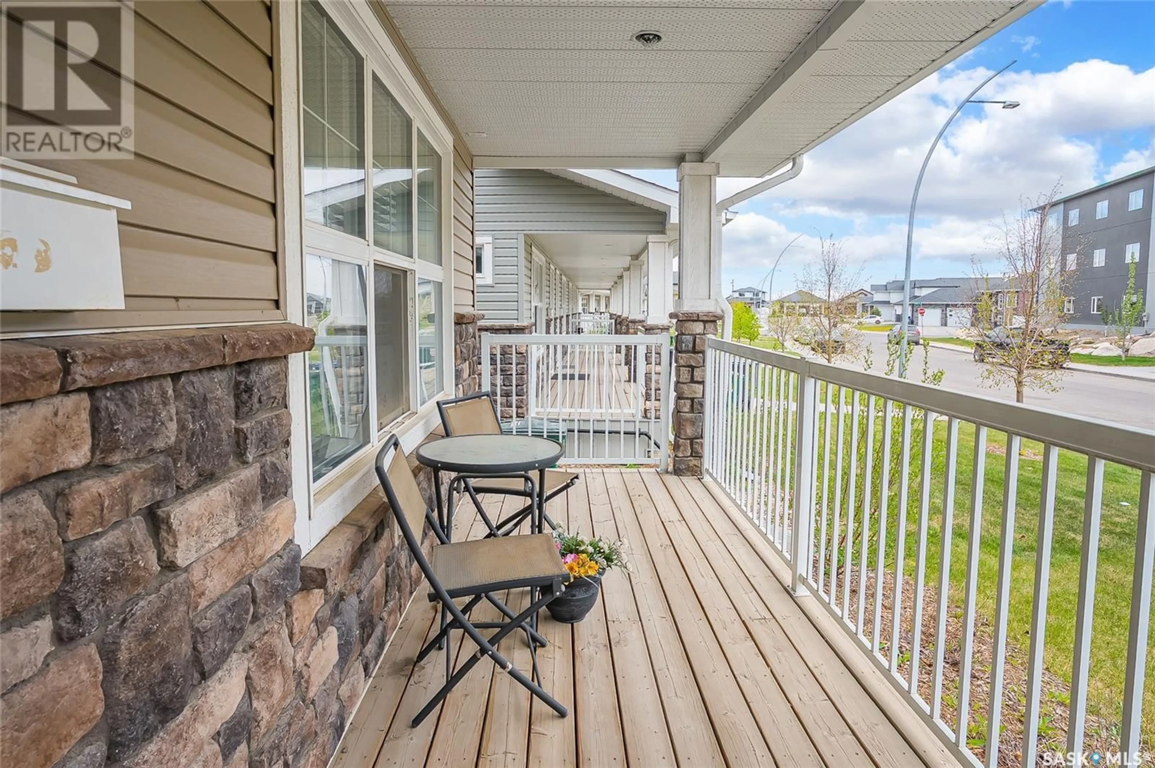 Patio, water/lake/river/ocean view for 412 MANINGAS BEND, Saskatoon Saskatchewan S7W0V6