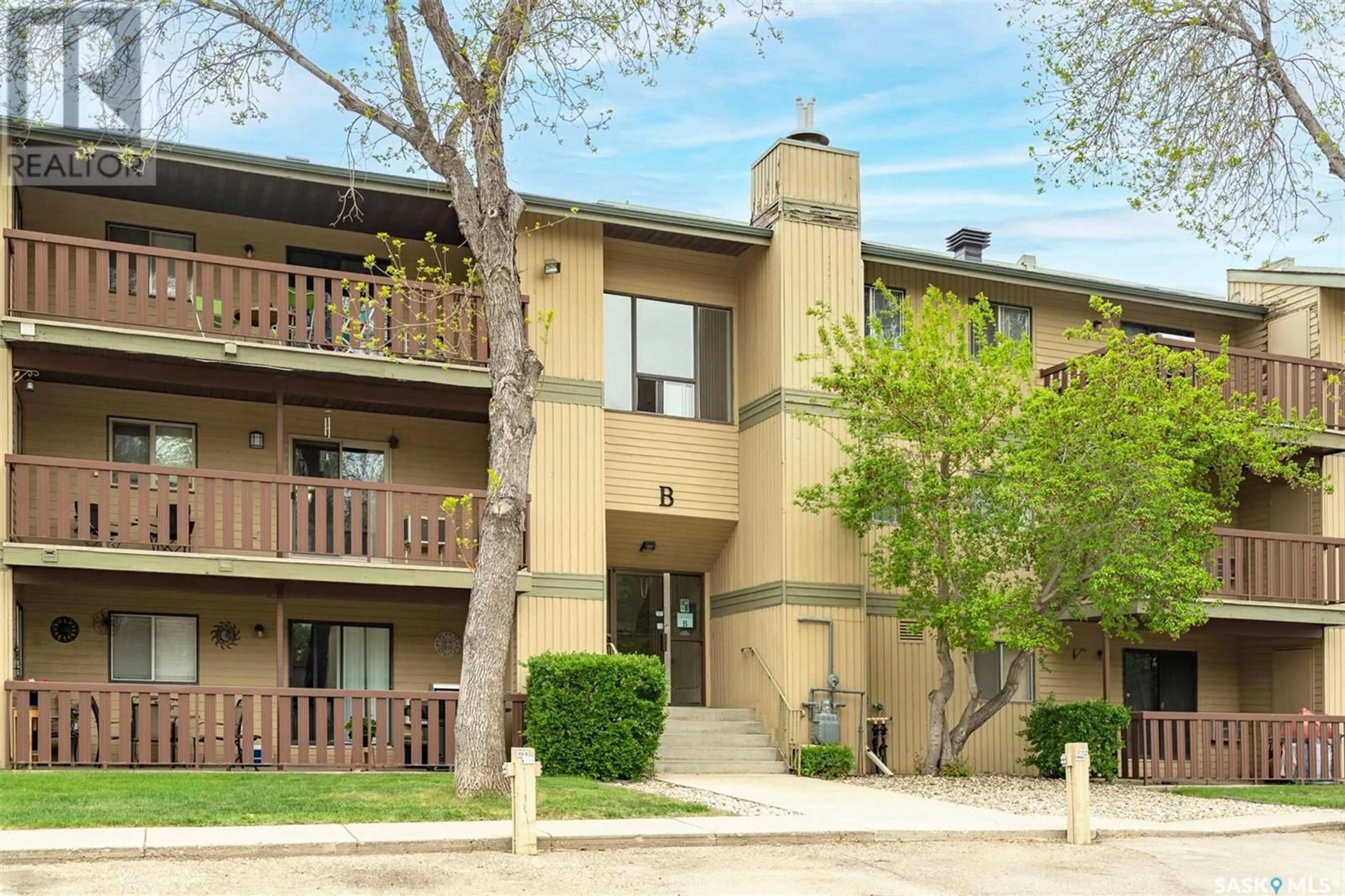 Patio, unknown for 305B - 1121 MCKERCHER DRIVE, Saskatoon Saskatchewan S7H5B8