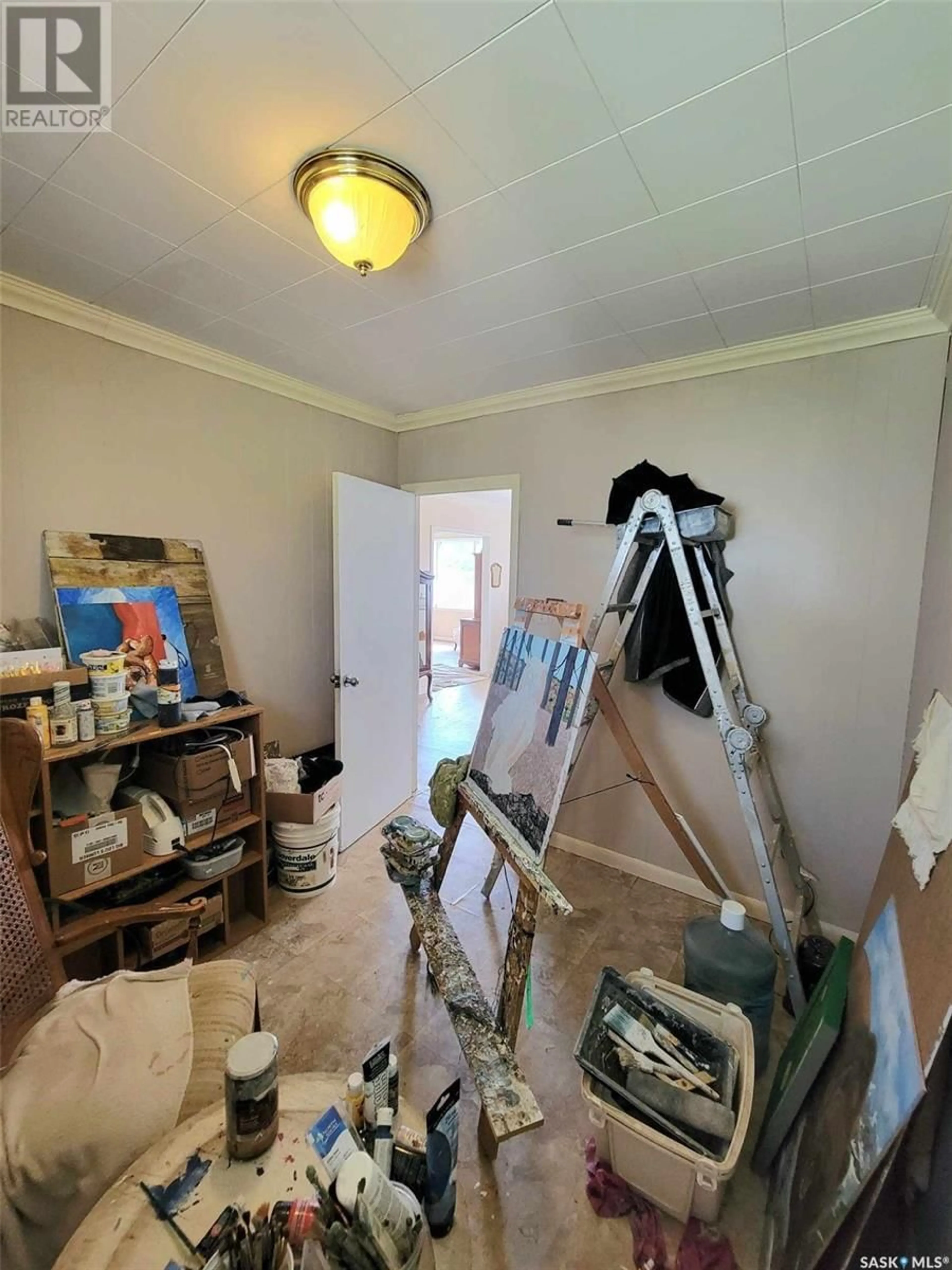 A pic of a room for 404 SECOND AVENUE, Spy Hill Saskatchewan S0A3W0