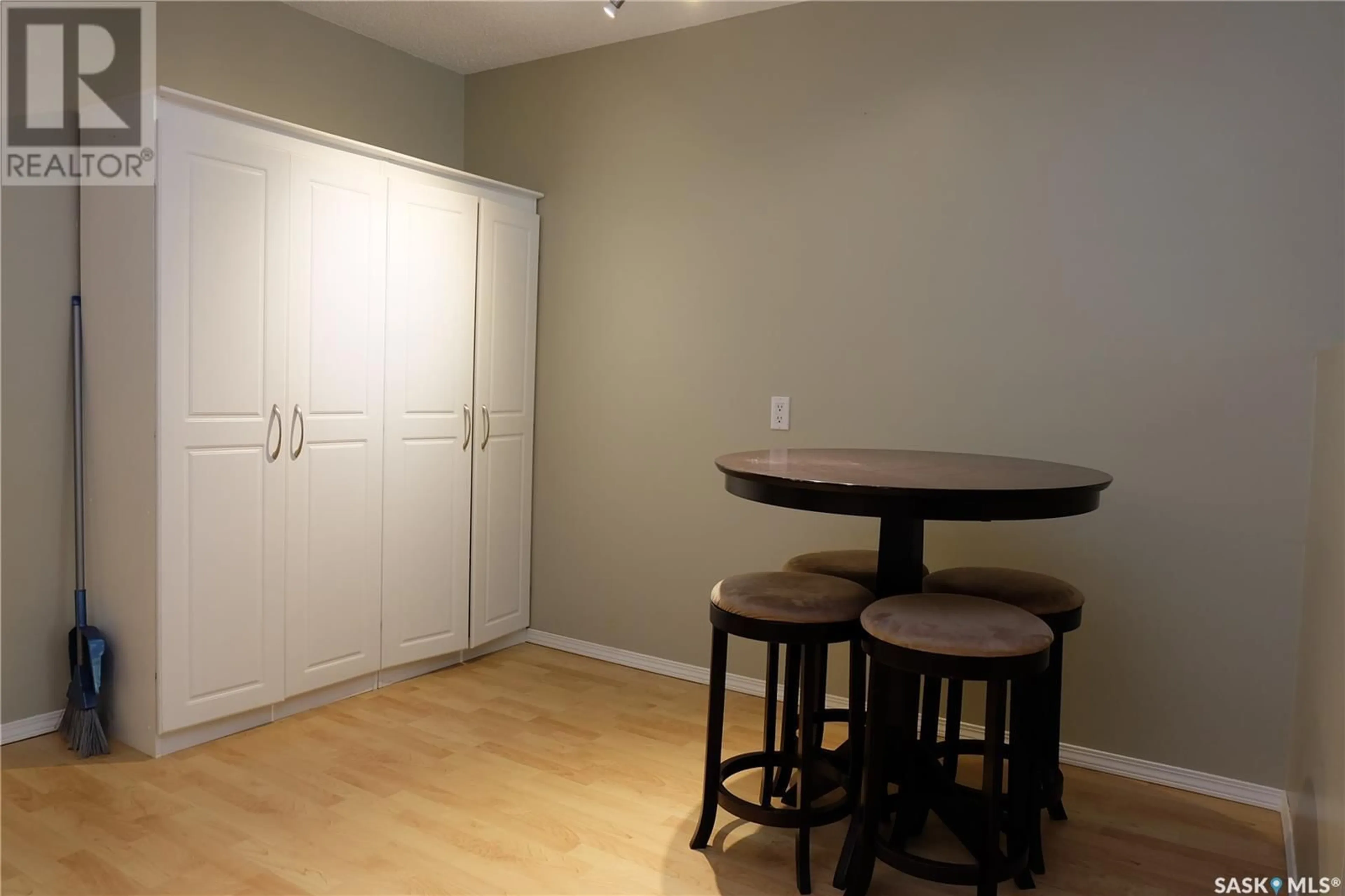 A pic of a room for 203 - 536 4TH AVENUE, Saskatoon Saskatchewan S7K2M7