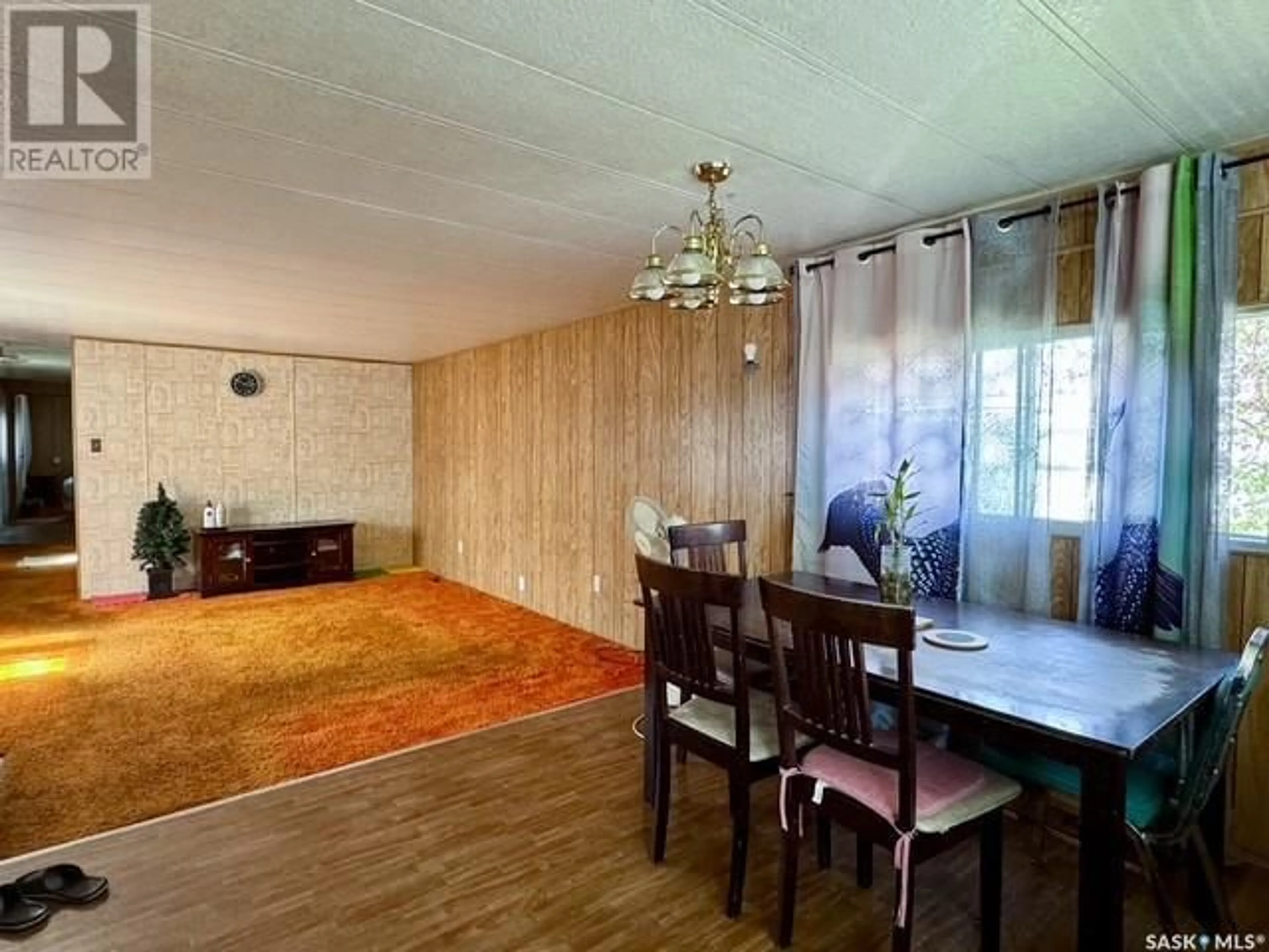 Dining room, wood/laminate floor for 160 - 3 ROBERT STREET, Swift Current Saskatchewan S9H4M9