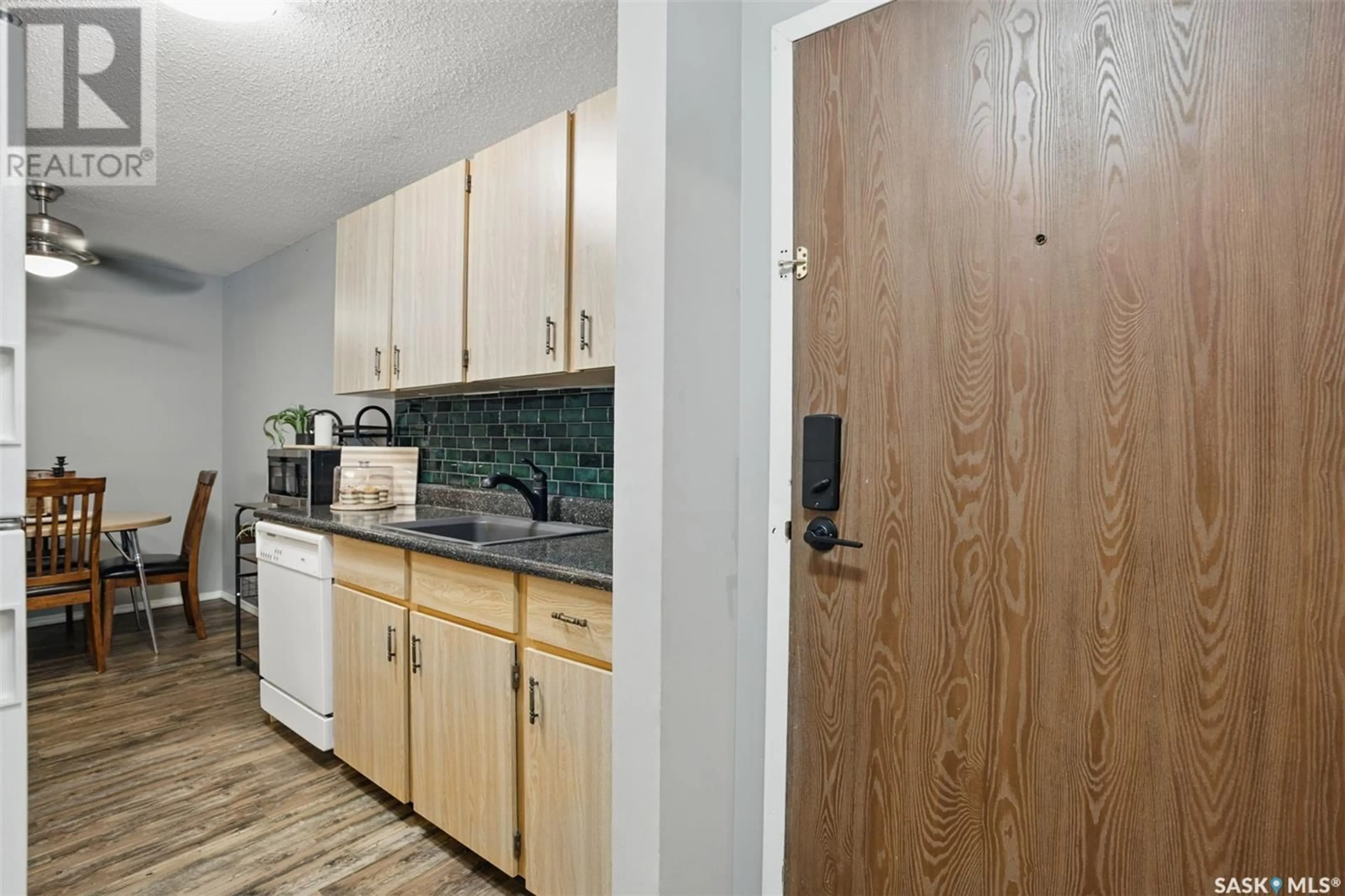 Standard kitchen, unknown for 510 - 720 PRAIRIE AVENUE, Saskatoon Saskatchewan S7N2V4