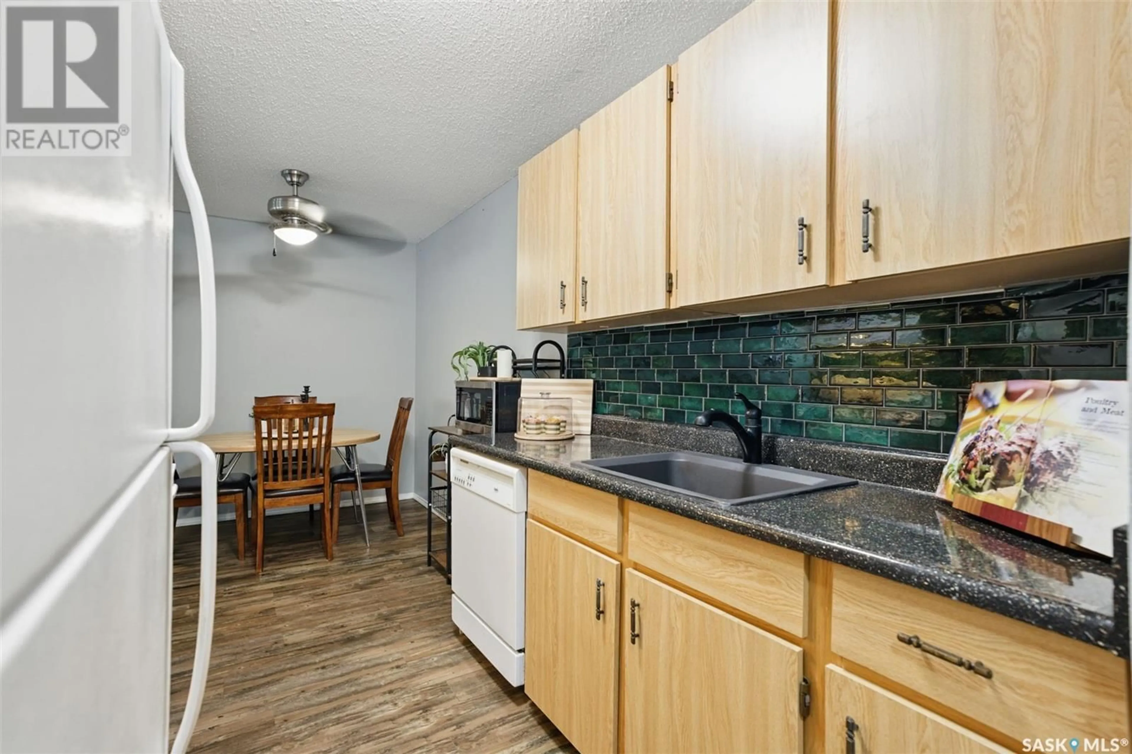 Standard kitchen, unknown for 510 - 720 PRAIRIE AVENUE, Saskatoon Saskatchewan S7N2V4