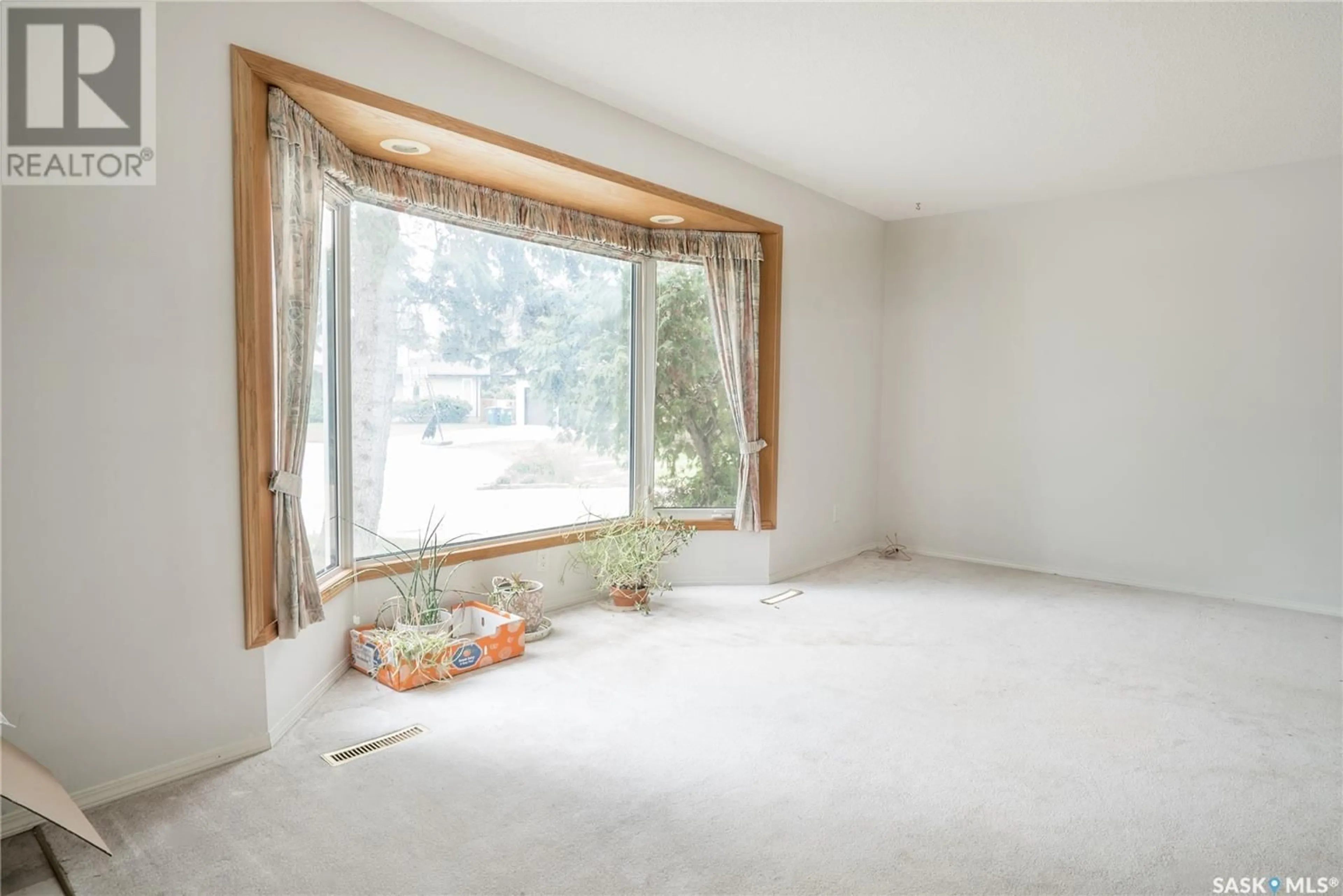 A pic of a room for 317 MOUNT ALLISON COURT, Saskatoon Saskatchewan S7H4A8