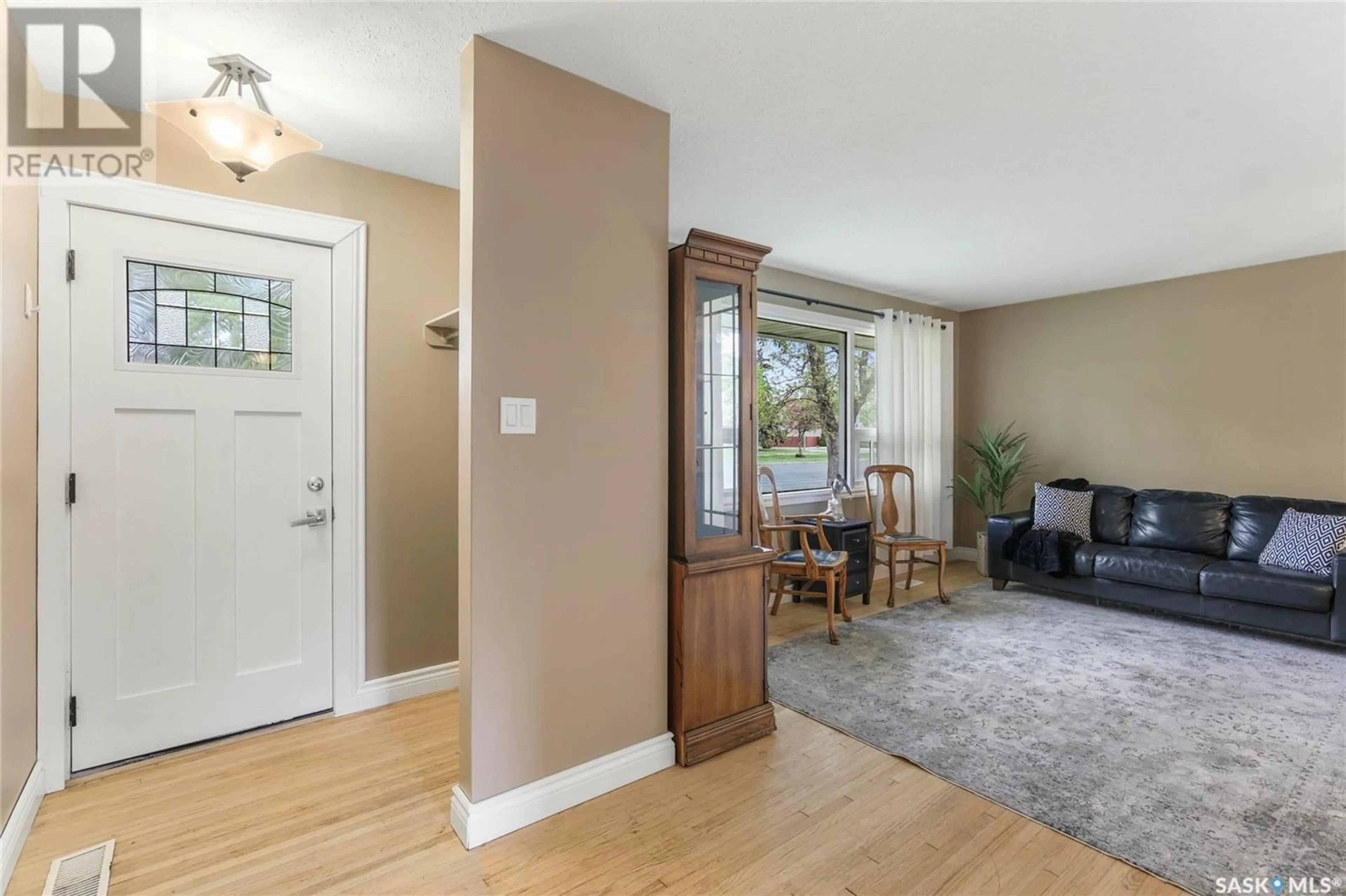 Indoor entryway for 2755 PARK STREET, Regina Saskatchewan S4N2R4