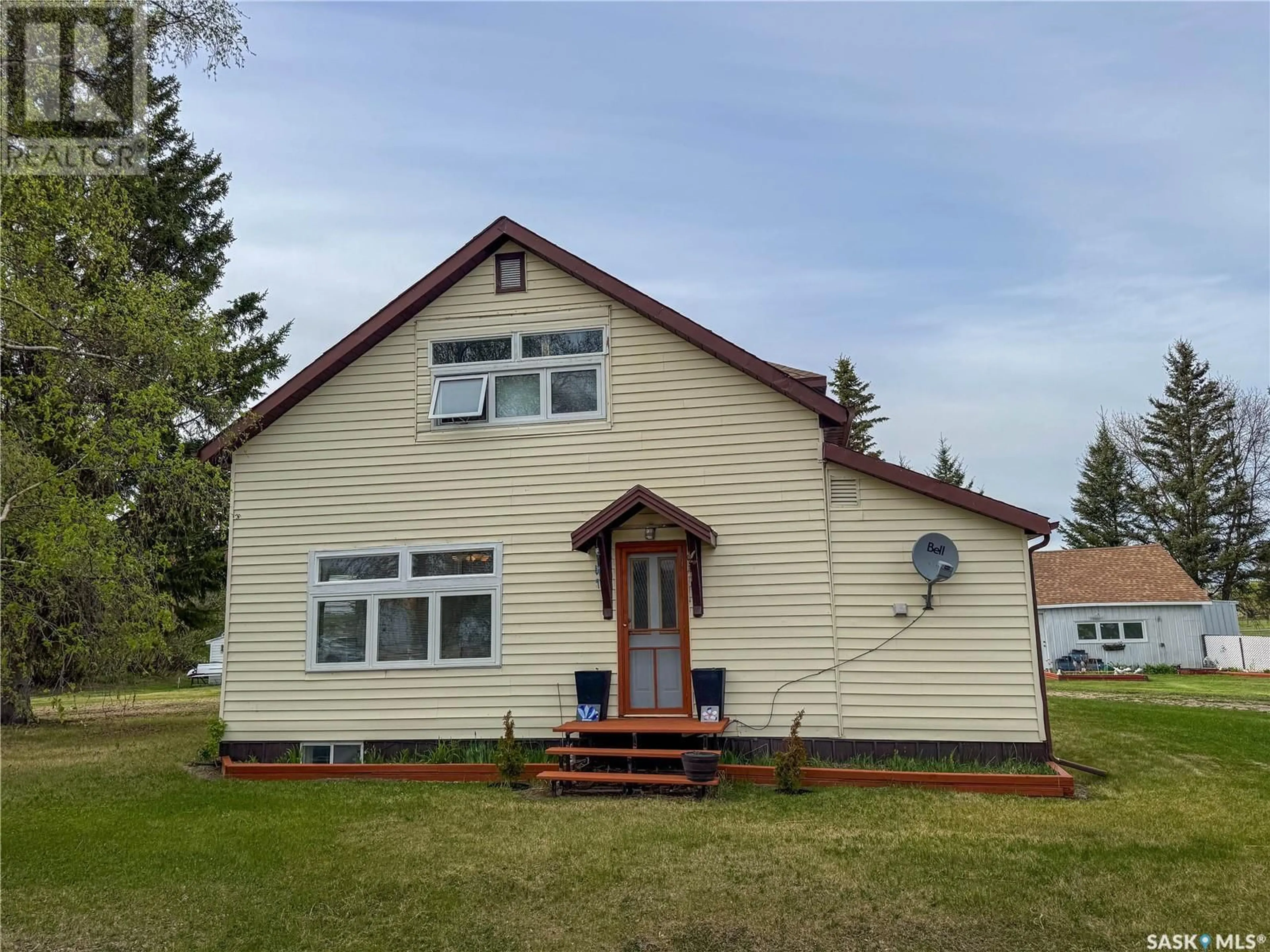 Home with vinyl exterior material, building for 22 MAIN STREET, Crystal Springs Saskatchewan S0K1A0
