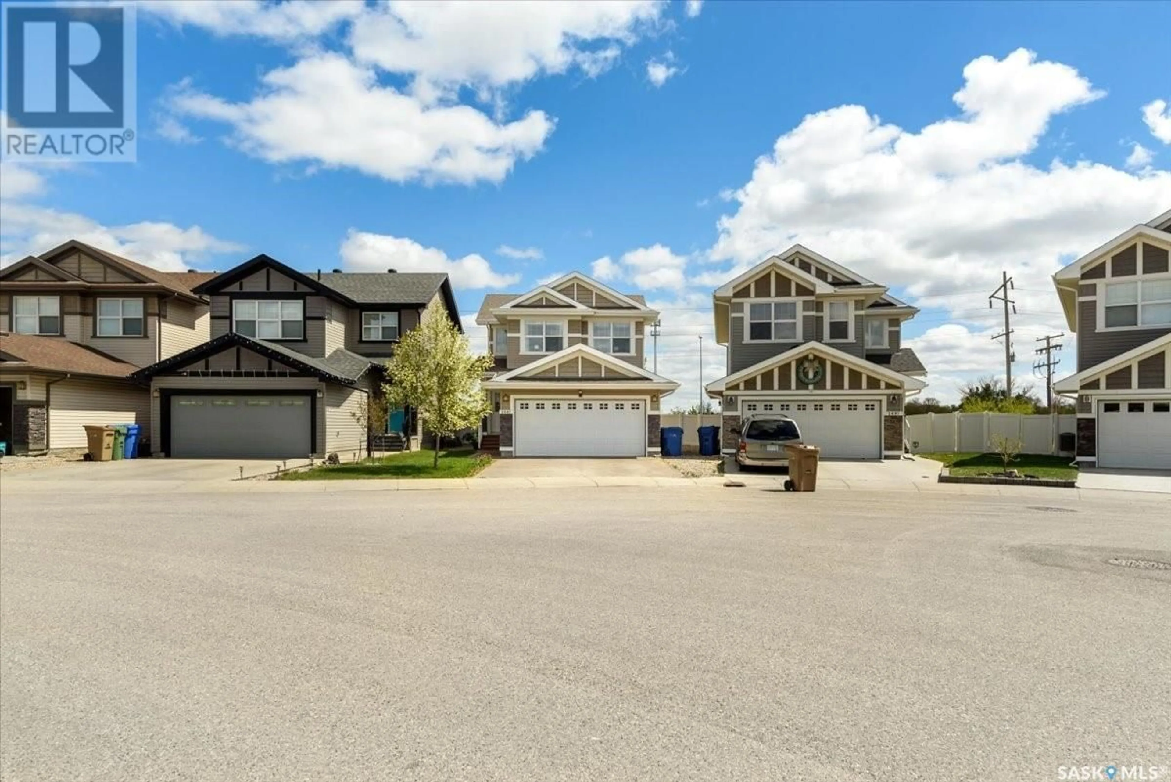 A pic from outside/outdoor area/front of a property/back of a property/a pic from drone, street for 2687 MAKOWSKY CRESCENT, Regina Saskatchewan S4X0M5
