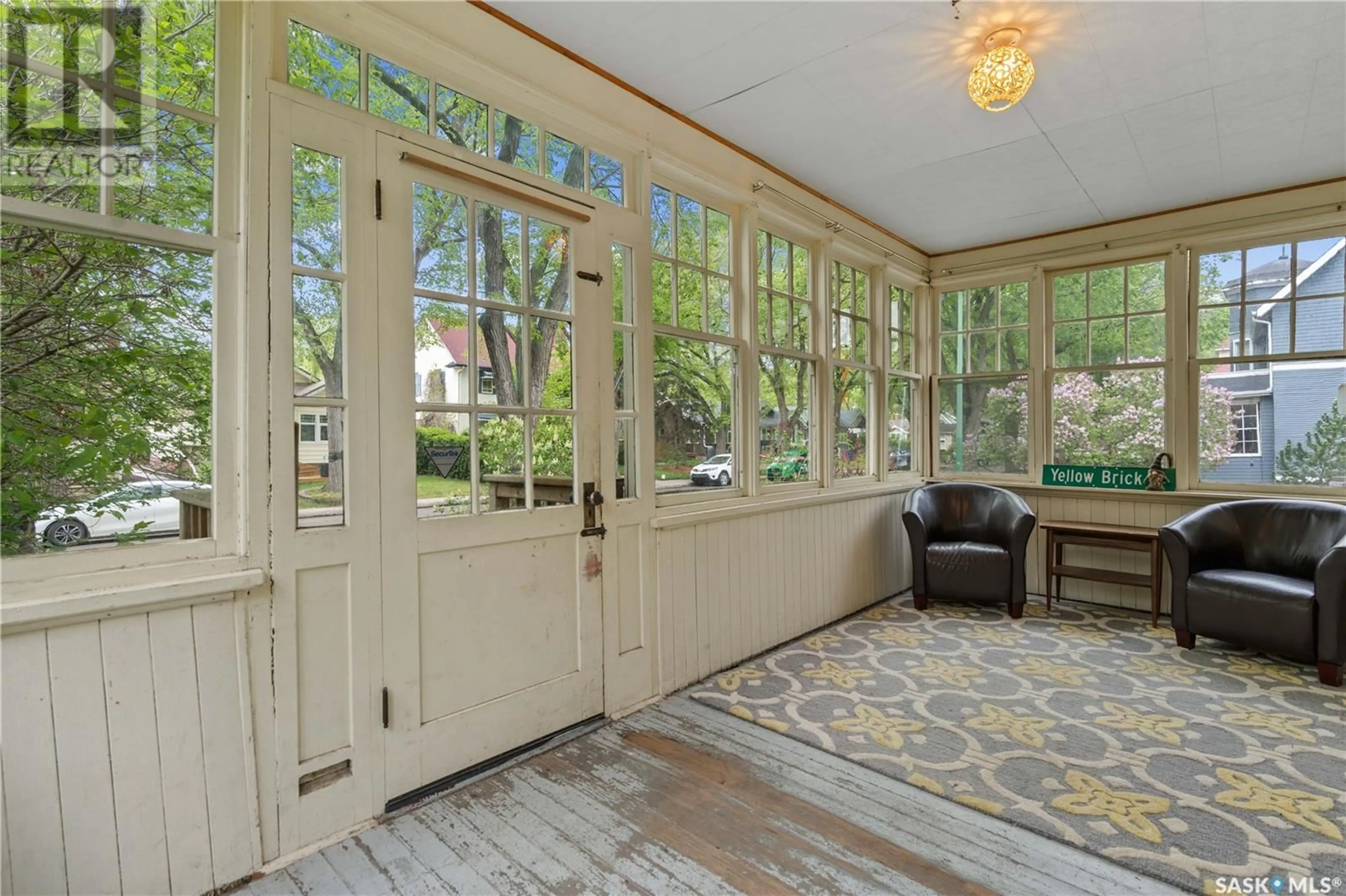 Indoor entryway for 2178 MONTAGUE STREET, Regina Saskatchewan S4T3J9