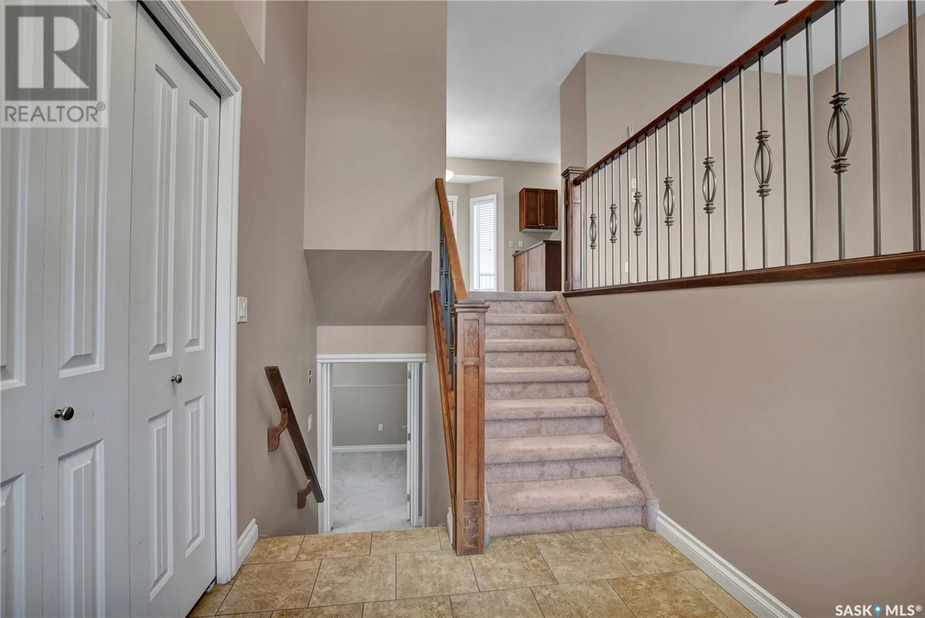 Unknown for 402 MCKAGUE CRESCENT, Saskatoon Saskatchewan S7R0A6