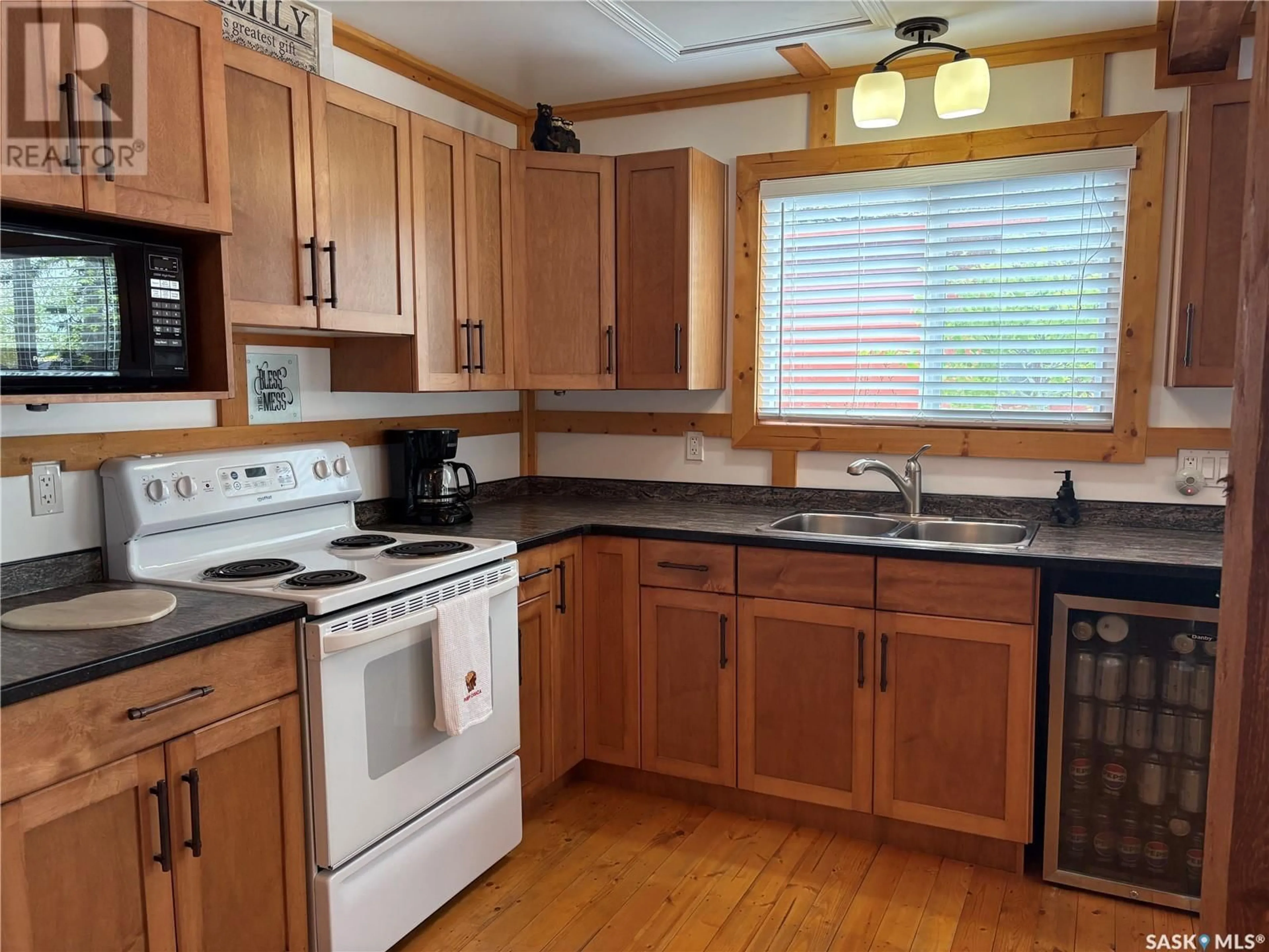 Standard kitchen, wood/laminate floor for 3B STONEY LAKE ROAD, Humboldt Lake Saskatchewan S0K2A0