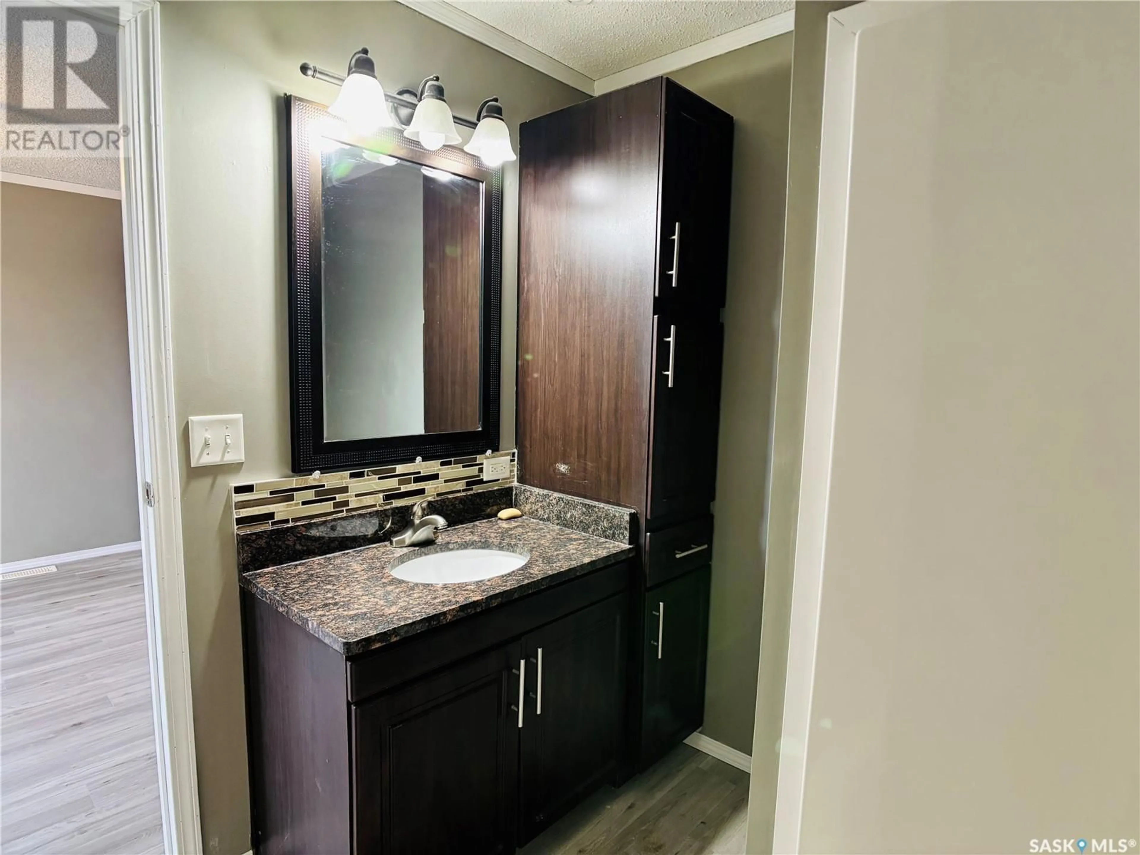 Contemporary bathroom, ceramic/tile floor for 18 2004 ALICE ROAD, Estevan Saskatchewan S4A3A7