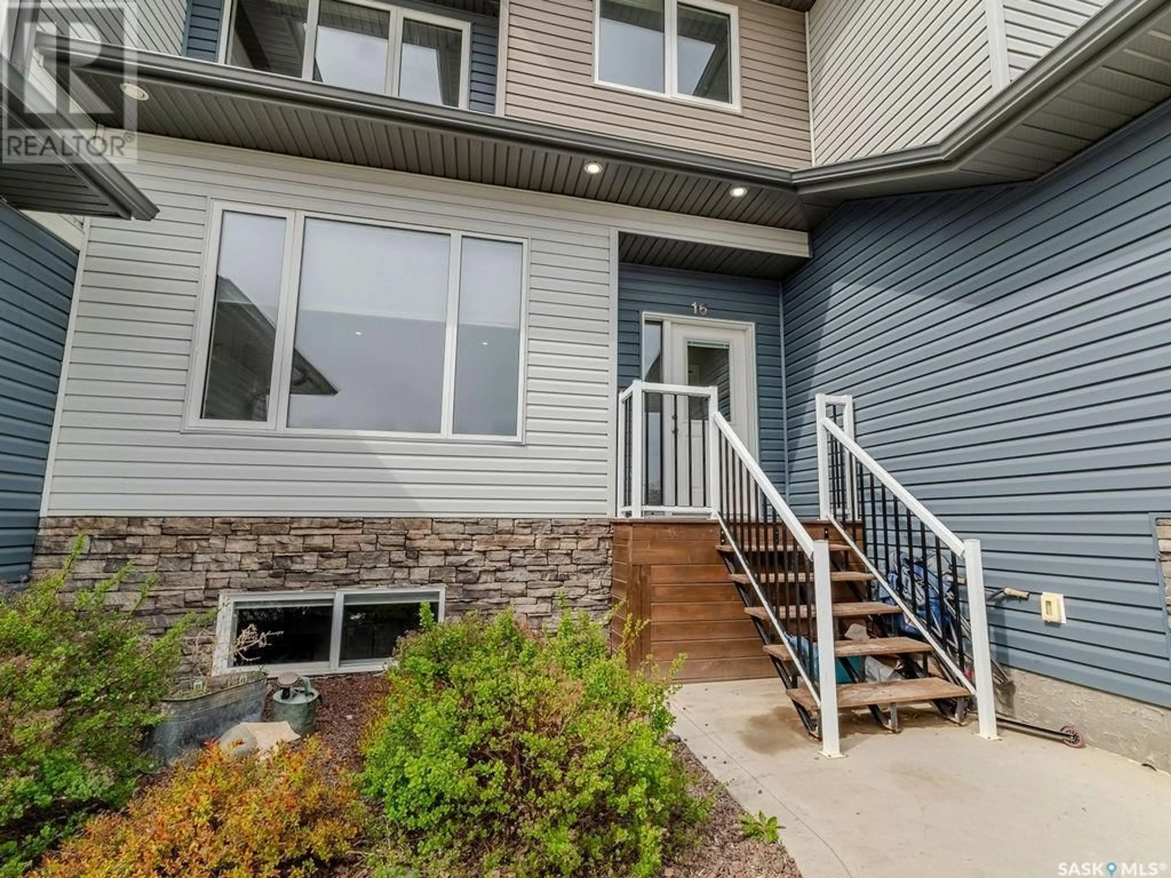 Home with vinyl exterior material, unknown for 301 - 16 CENTENNIAL ROAD, Hague Saskatchewan S0K1X0