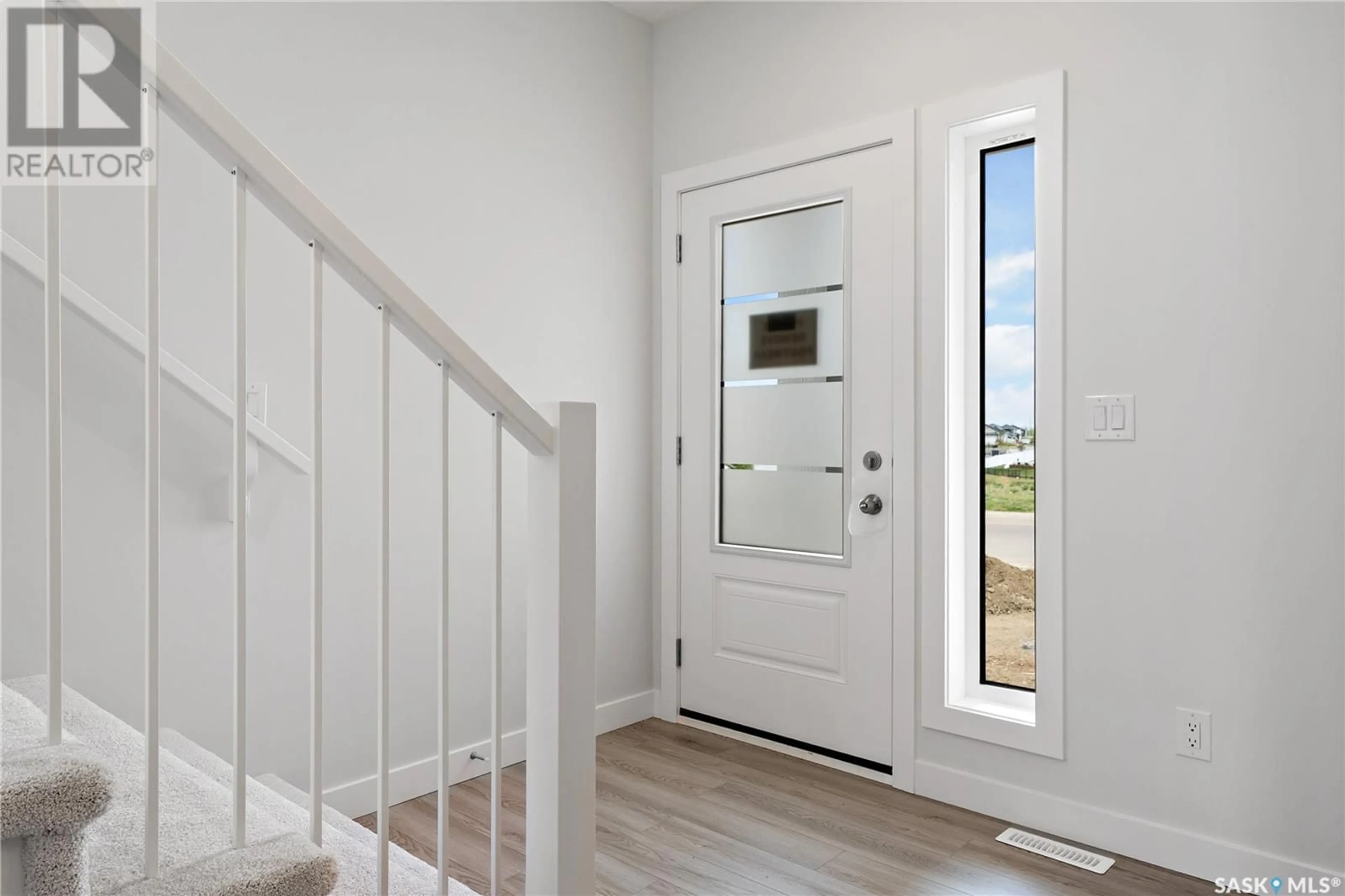 Indoor entryway for 1037 3RD STREET, Martensville Saskatchewan S0K2T1
