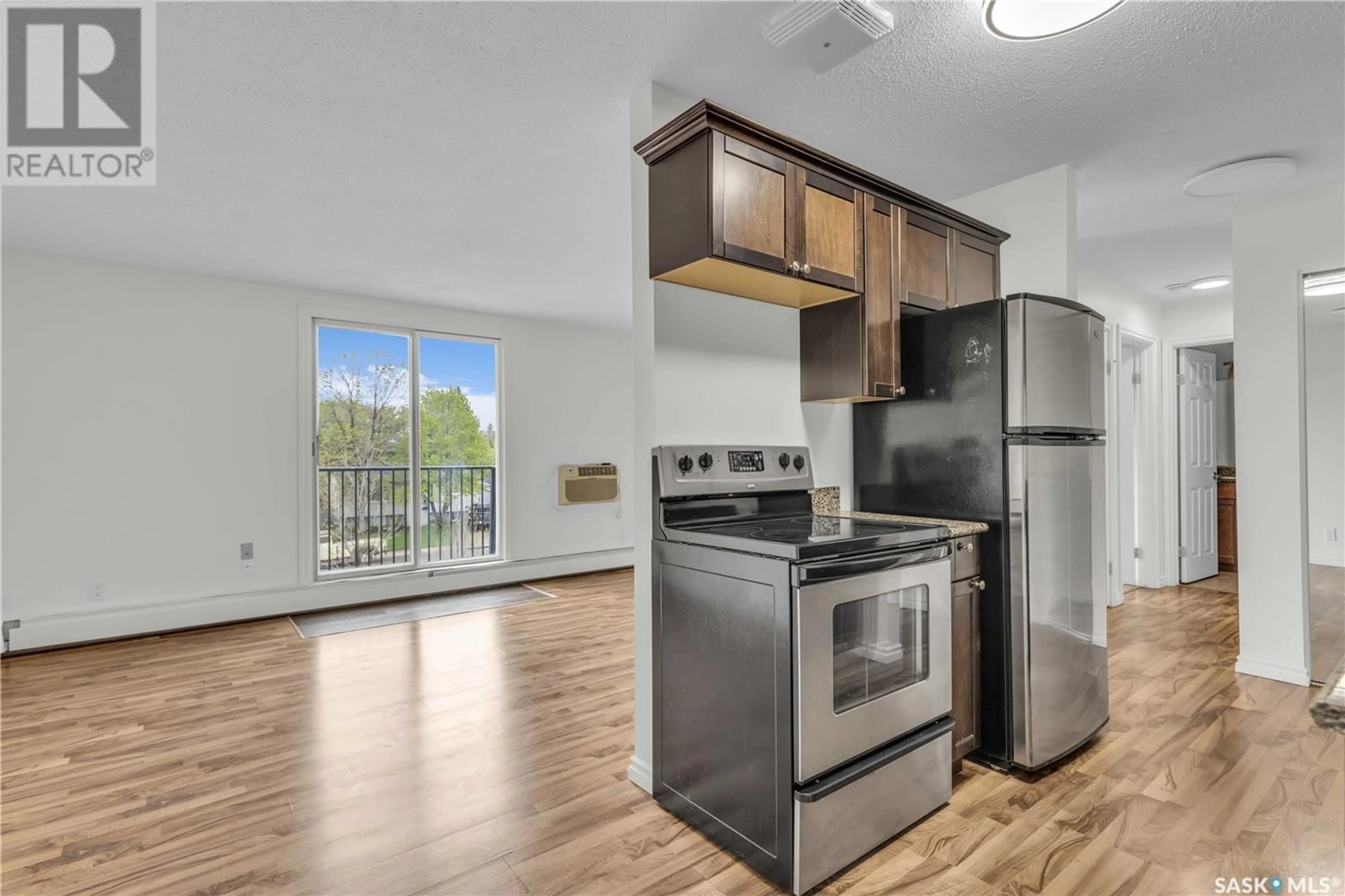 Standard kitchen, wood/laminate floor for 17 176 ACADIA COURT, Saskatoon Saskatchewan S7H4C4