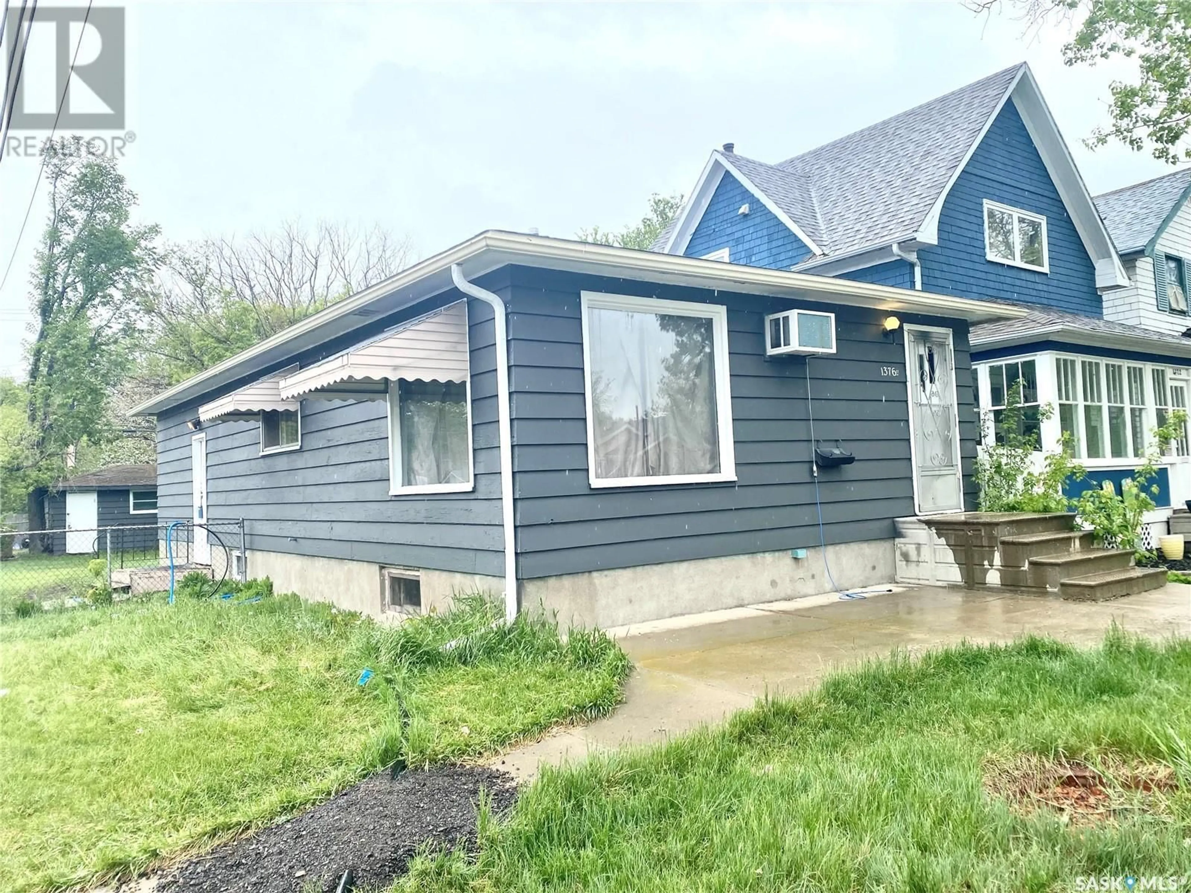 Home with vinyl exterior material, street for 1376 MONTAGUE STREET, Regina Saskatchewan S4T3H9