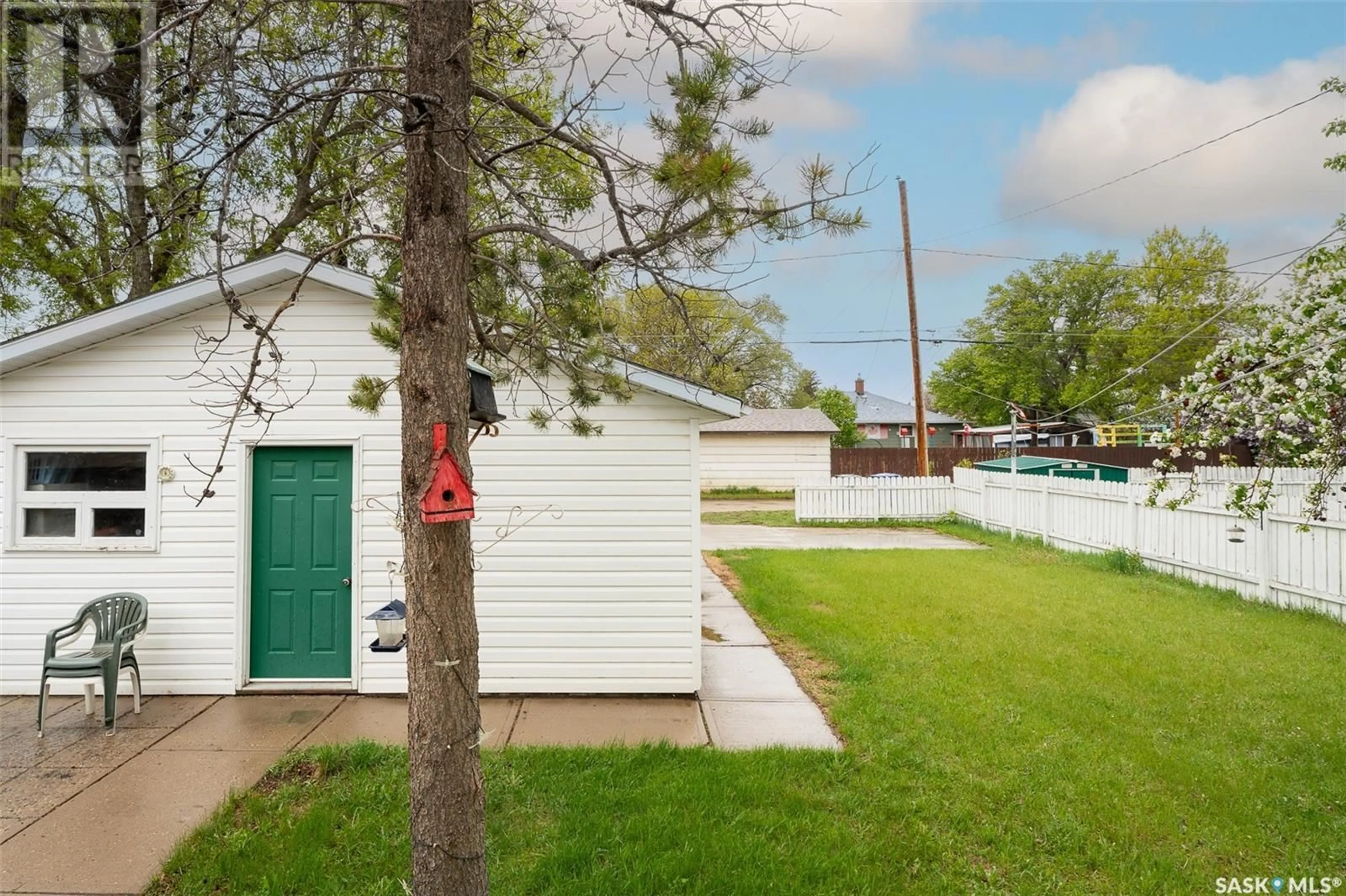 Shed for 1138 7TH AVENUE, Moose Jaw Saskatchewan S6H4C5