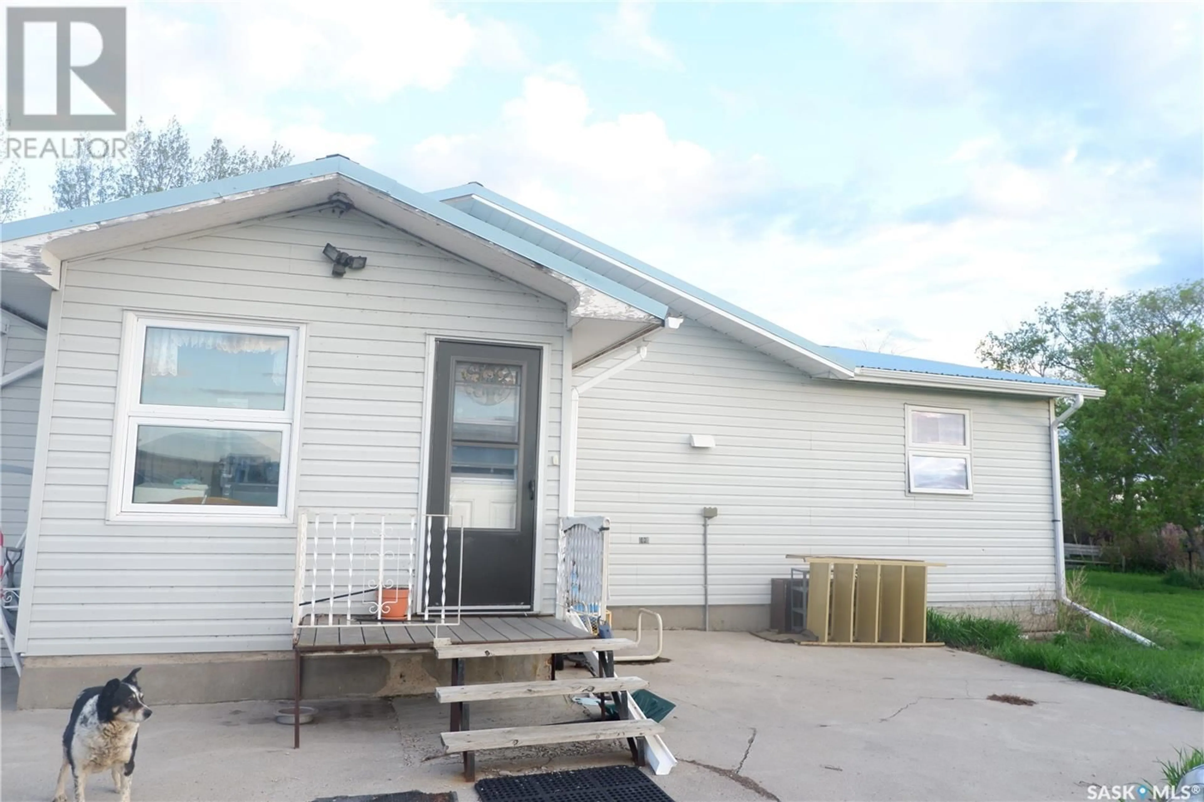Home with vinyl exterior material, building for STRATULAT ACREAGE, Craik Rm No. 222 Saskatchewan S0H0R0