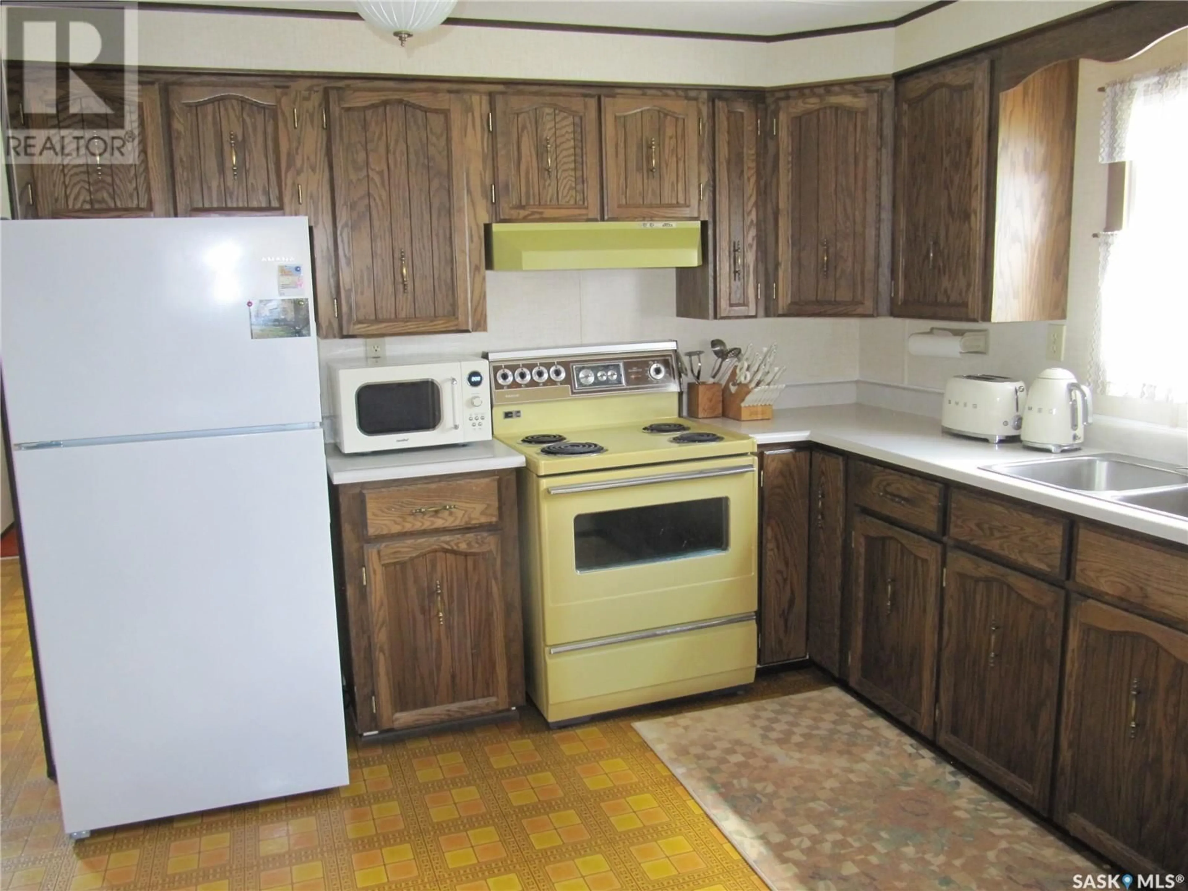 Standard kitchen, unknown for 4 HIGHLAND AVENUE, Meota Rm No.468 Saskatchewan S0M0C4