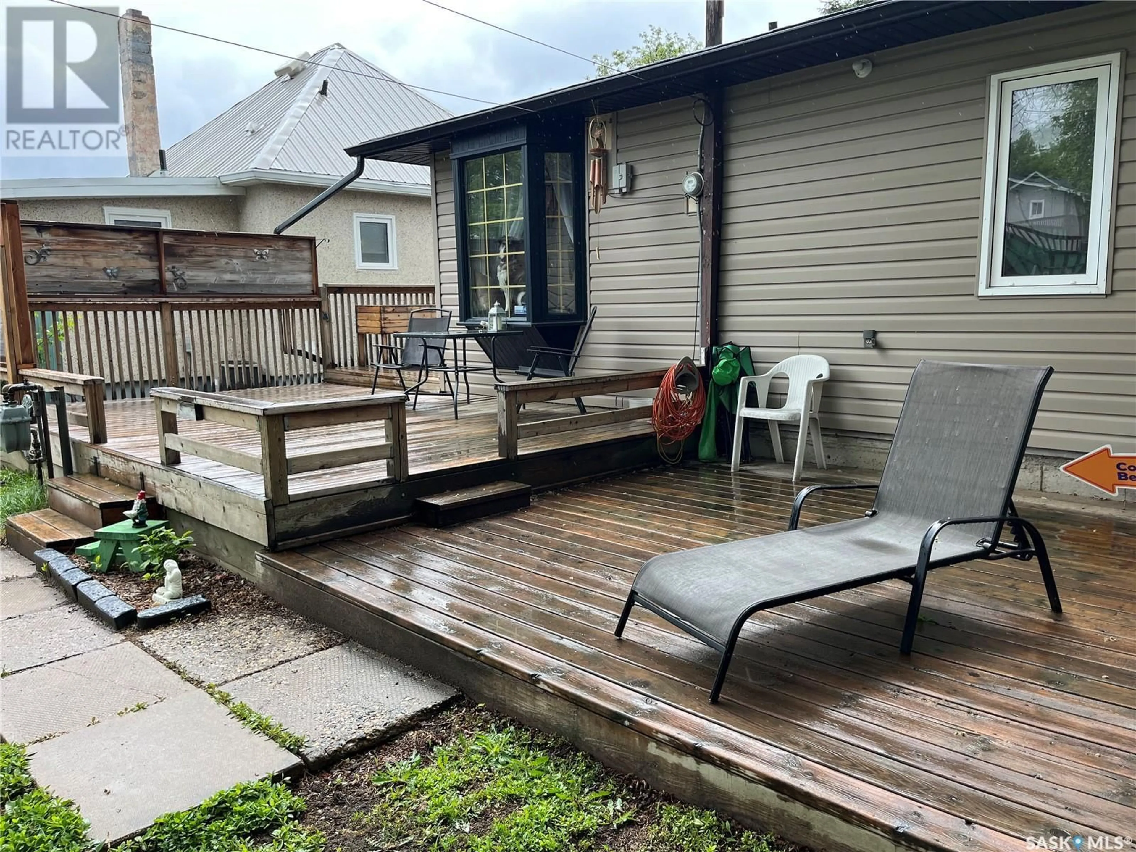 Patio, street for 1130 ATHABASCA STREET W, Moose Jaw Saskatchewan S6H2E7
