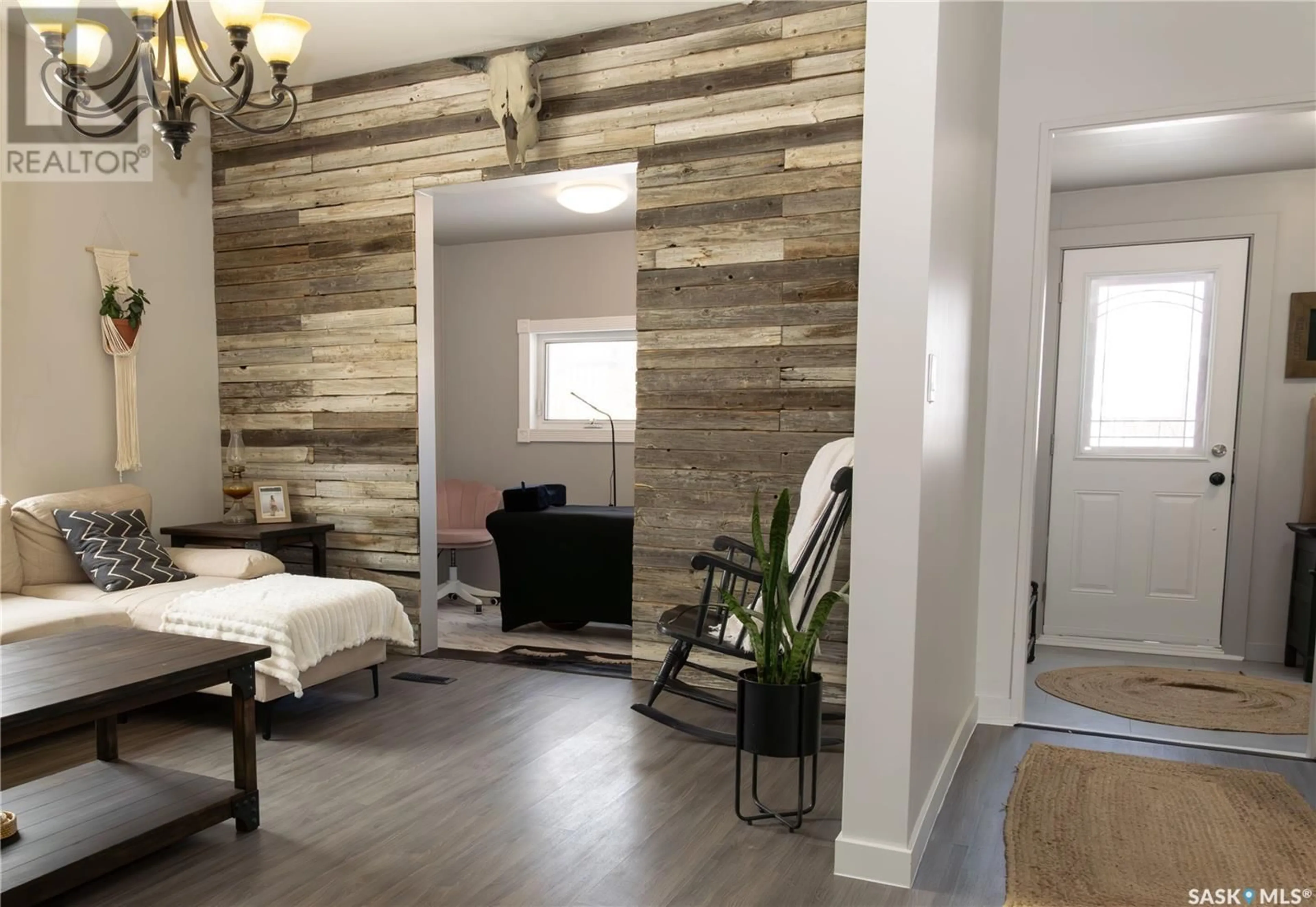 Indoor entryway for 200 1ST STREET, Dundurn Saskatchewan S0K1K0
