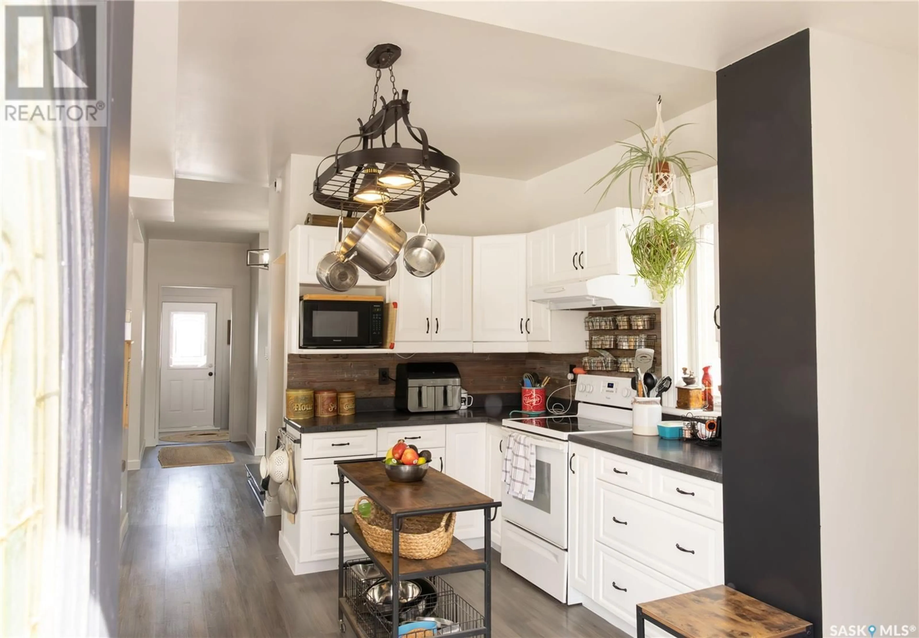 Open concept kitchen, unknown for 200 1ST STREET, Dundurn Saskatchewan S0K1K0