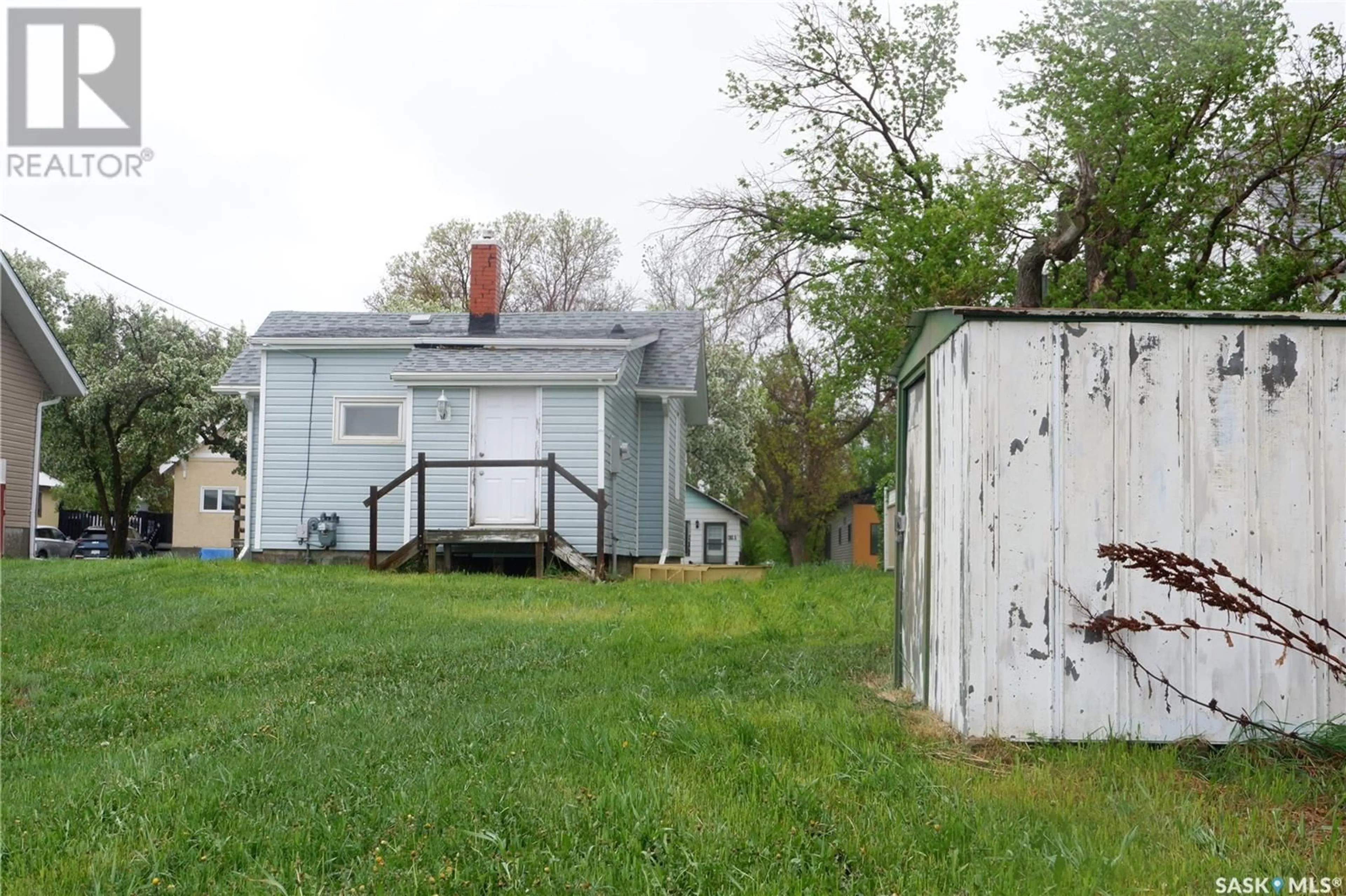 Shed for 310 2ND AVENUE, Assiniboia Saskatchewan S0H0B0